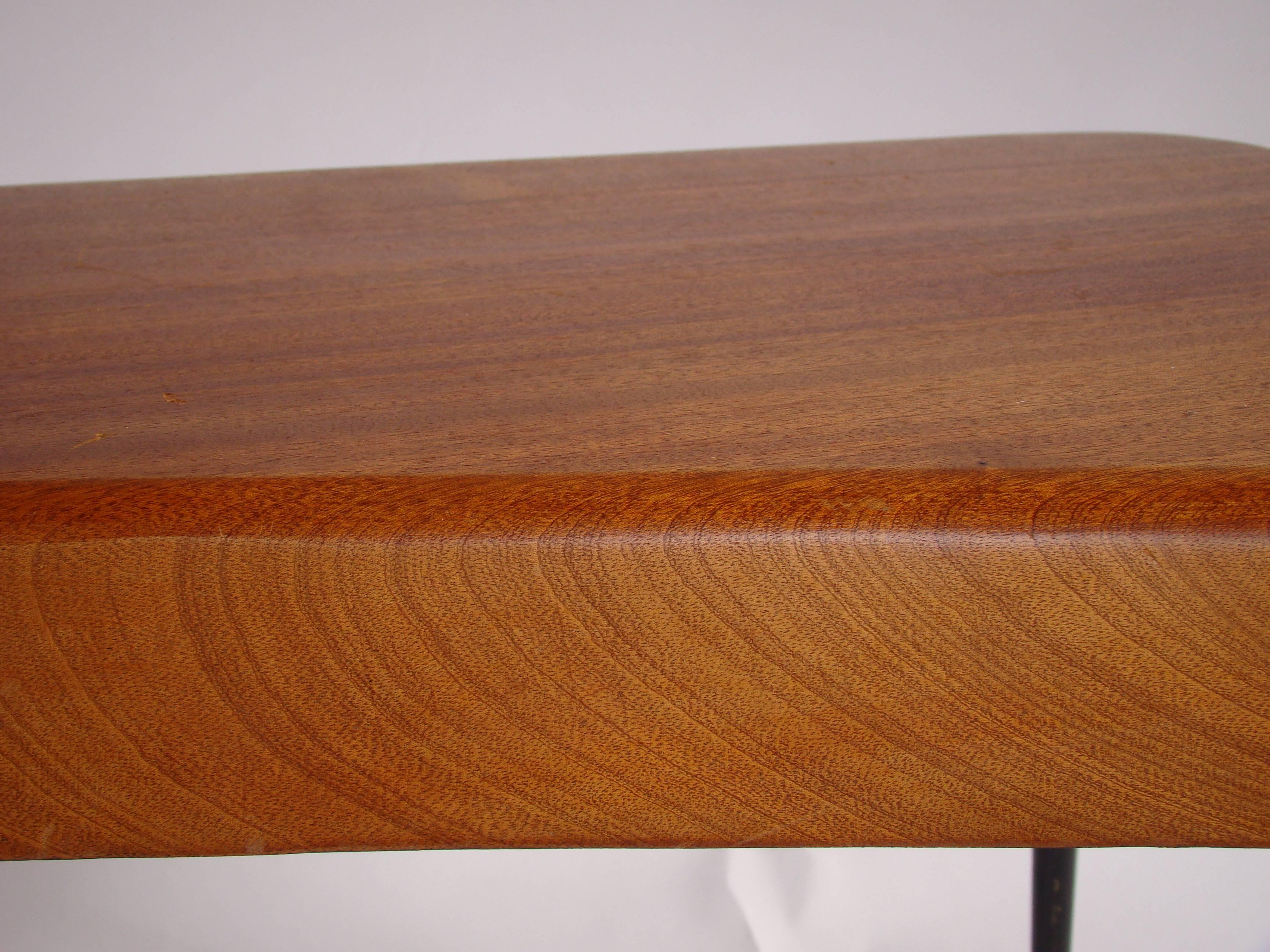 Mid-Century Modern Mahogany Coffee Table For Sale