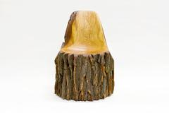 Sillón Log Type E en roble rojo aceitado de Tucker Viemeister para Wooda