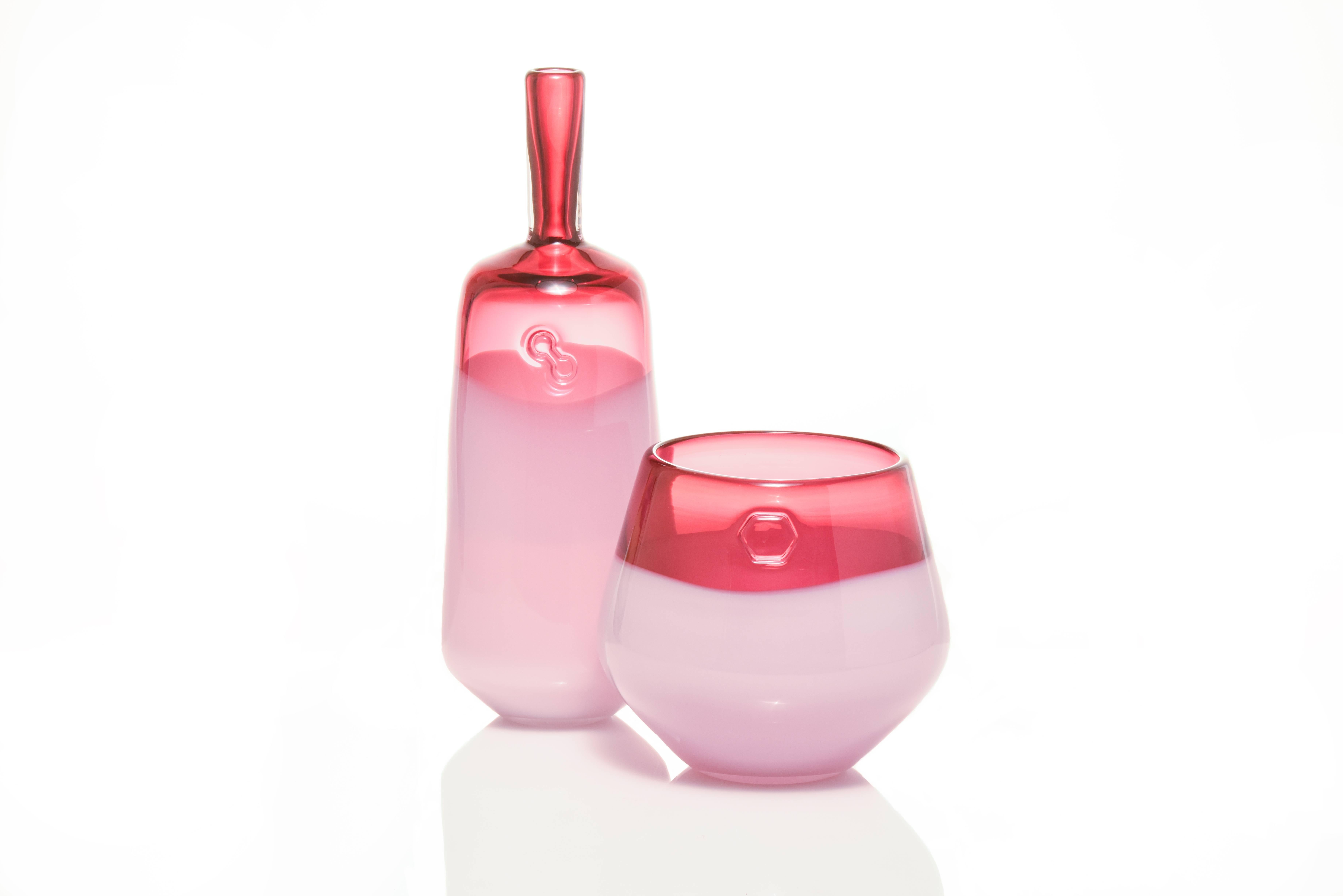 Moderne Ensemble de la série Branded en améthyste - Vases en verre contemporains faits à la main  en vente