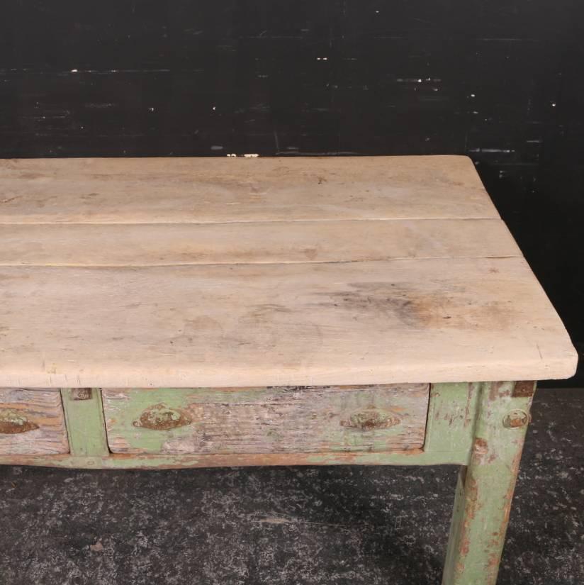 Stunning Country House Serving Table In Distressed Condition In Leamington Spa, Warwickshire