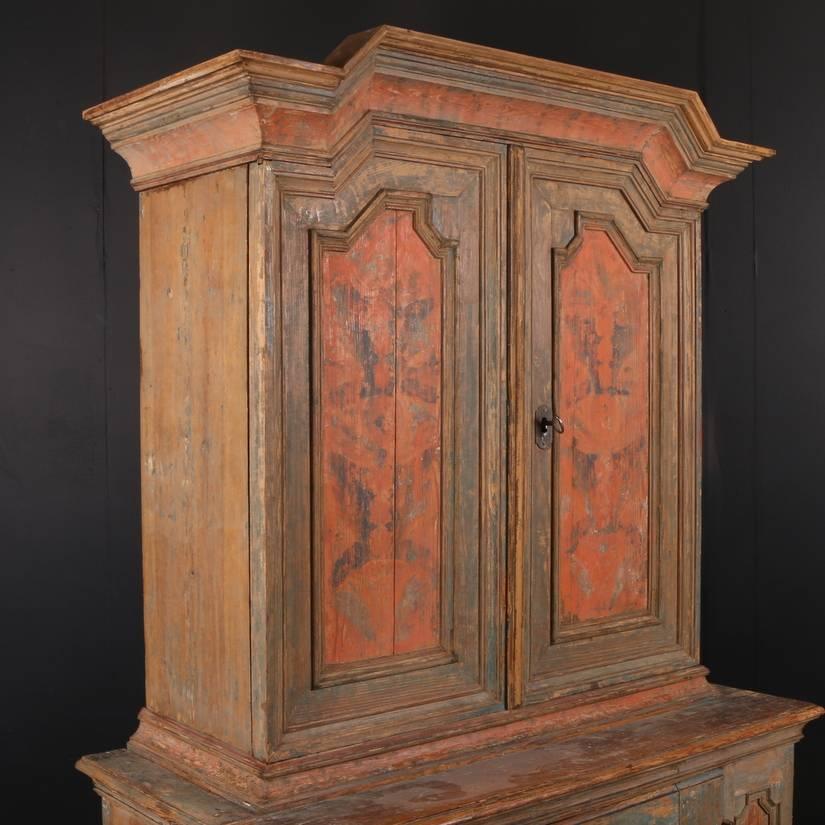 18th century Swedish original painted linen cupboard, 1780

  
Dimensions:
43.5 inches (110 cms) wide
22 inches (56 cms) deep
78.5 inches (199 cms) high.
 