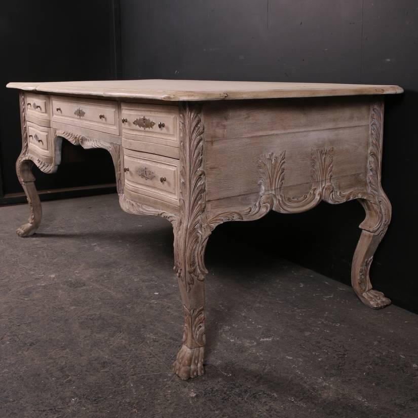 Stunning late 19th century carved bleached oak desk from Italy, 1890.

Reference: 4816

Dimensions
72 inches (183 cms) wide
35 inches (89 cms) deep
31.5 inches (80 cms) high.