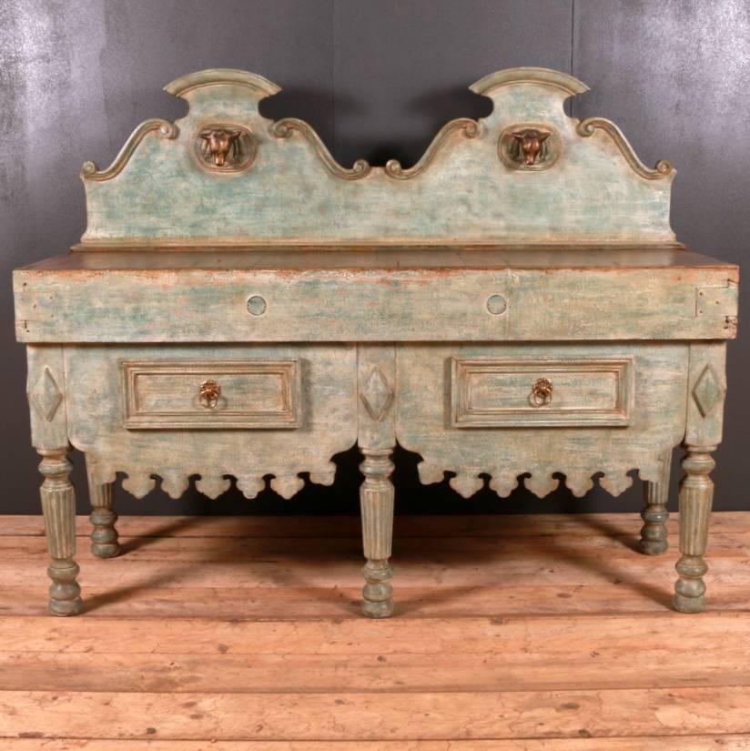 Atemberaubender antiker französischer Metzgerblock mit späterem Neuanstrich:: 1860

Maße: 36.5