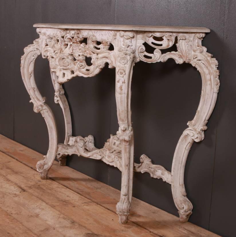Italian Carved Console In Good Condition In Leamington Spa, Warwickshire