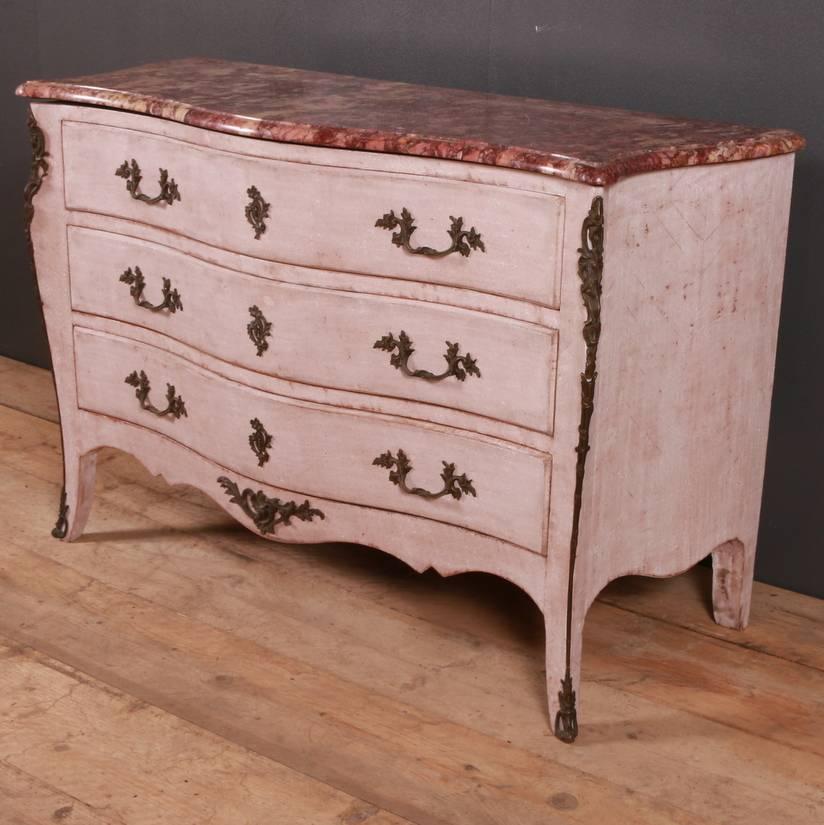 Pretty 19th century French painted serpentine front commode with a marble top, 1880.

Dimensions
47.5 inches (121 cms) wide
20 inches (51 cms) deep
31.5 inches (80 cms) high.



      