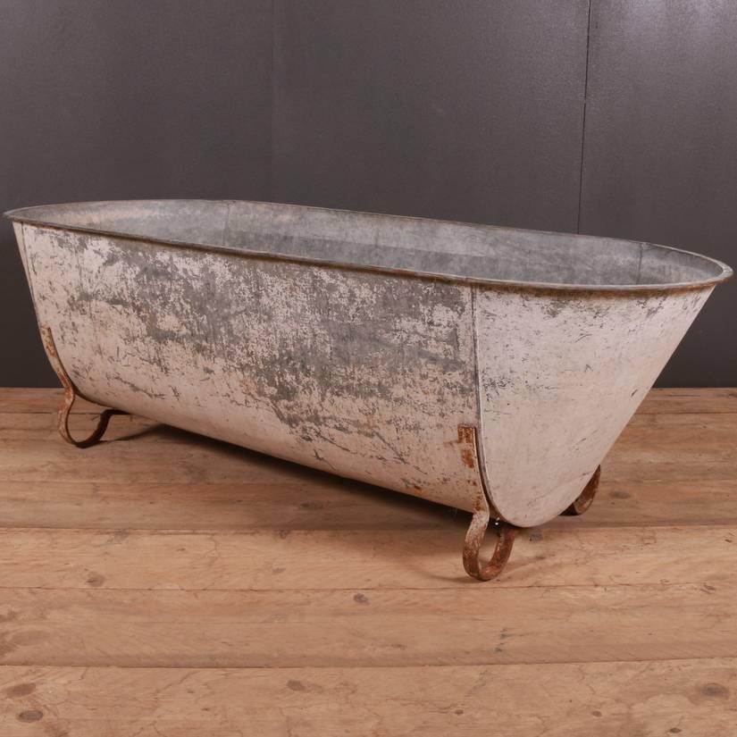 French Zinc Tub In Good Condition In Leamington Spa, Warwickshire