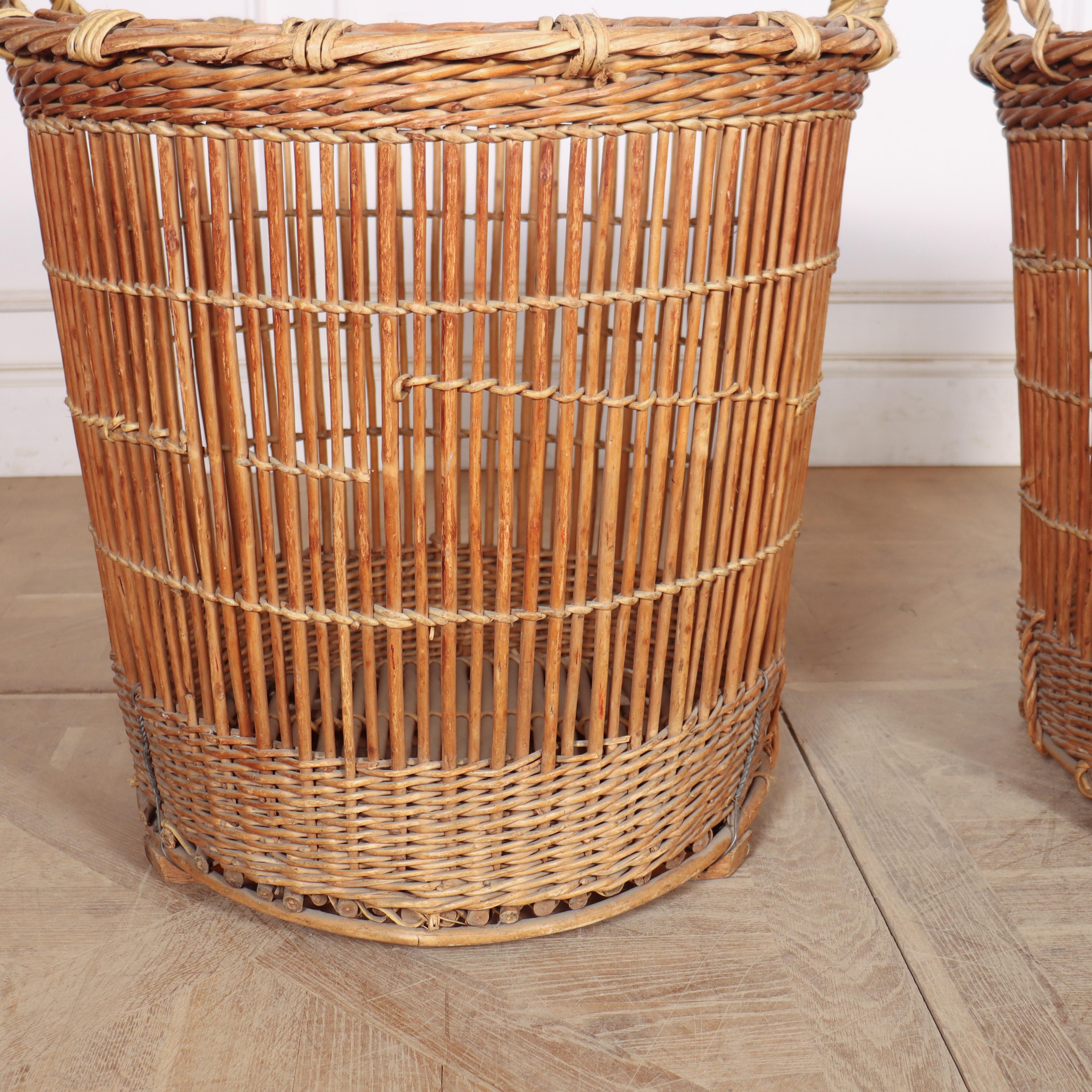 20th Century Pair of French Wicker Baskets For Sale