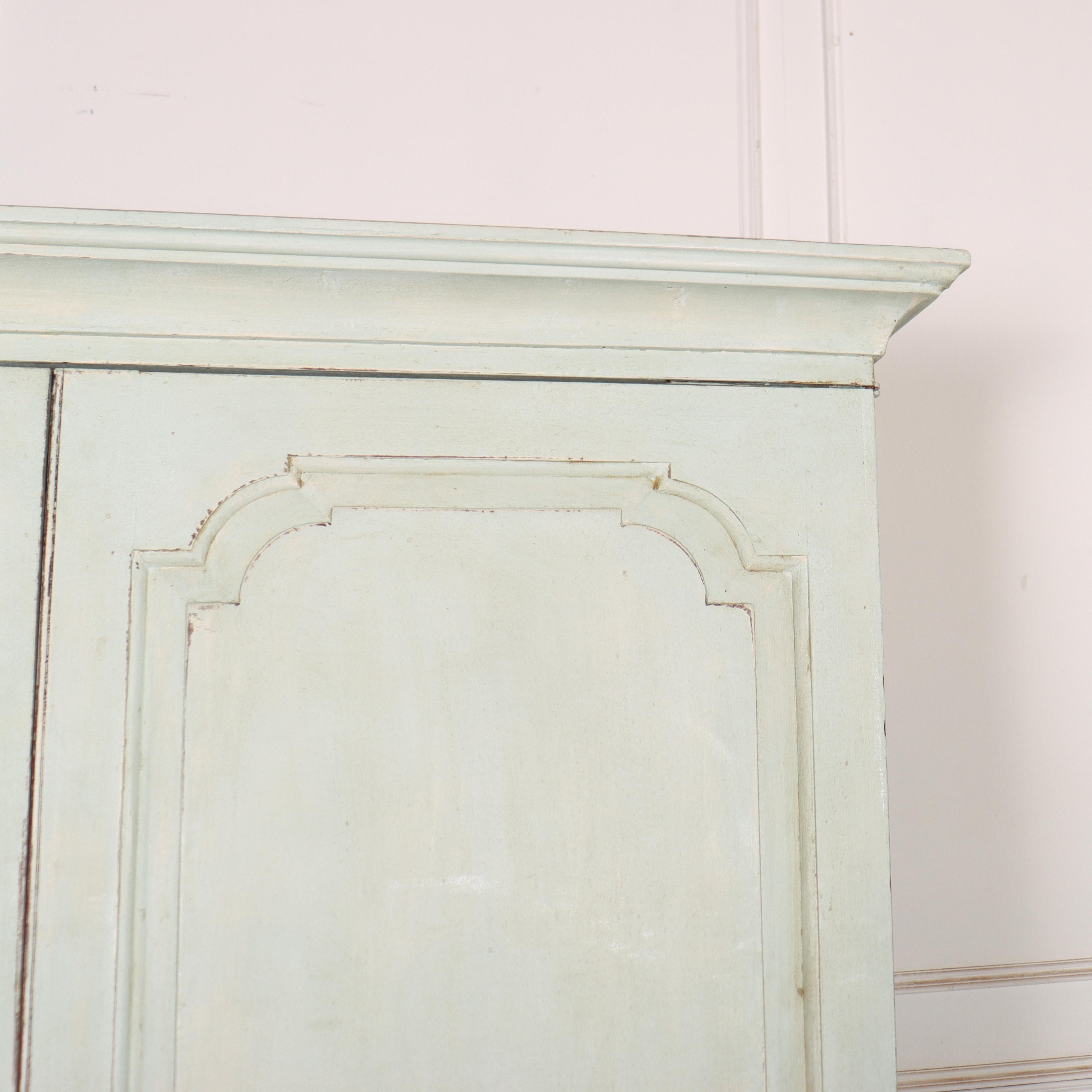 Welsh Painted Hanging Cupboard In Good Condition For Sale In Leamington Spa, Warwickshire