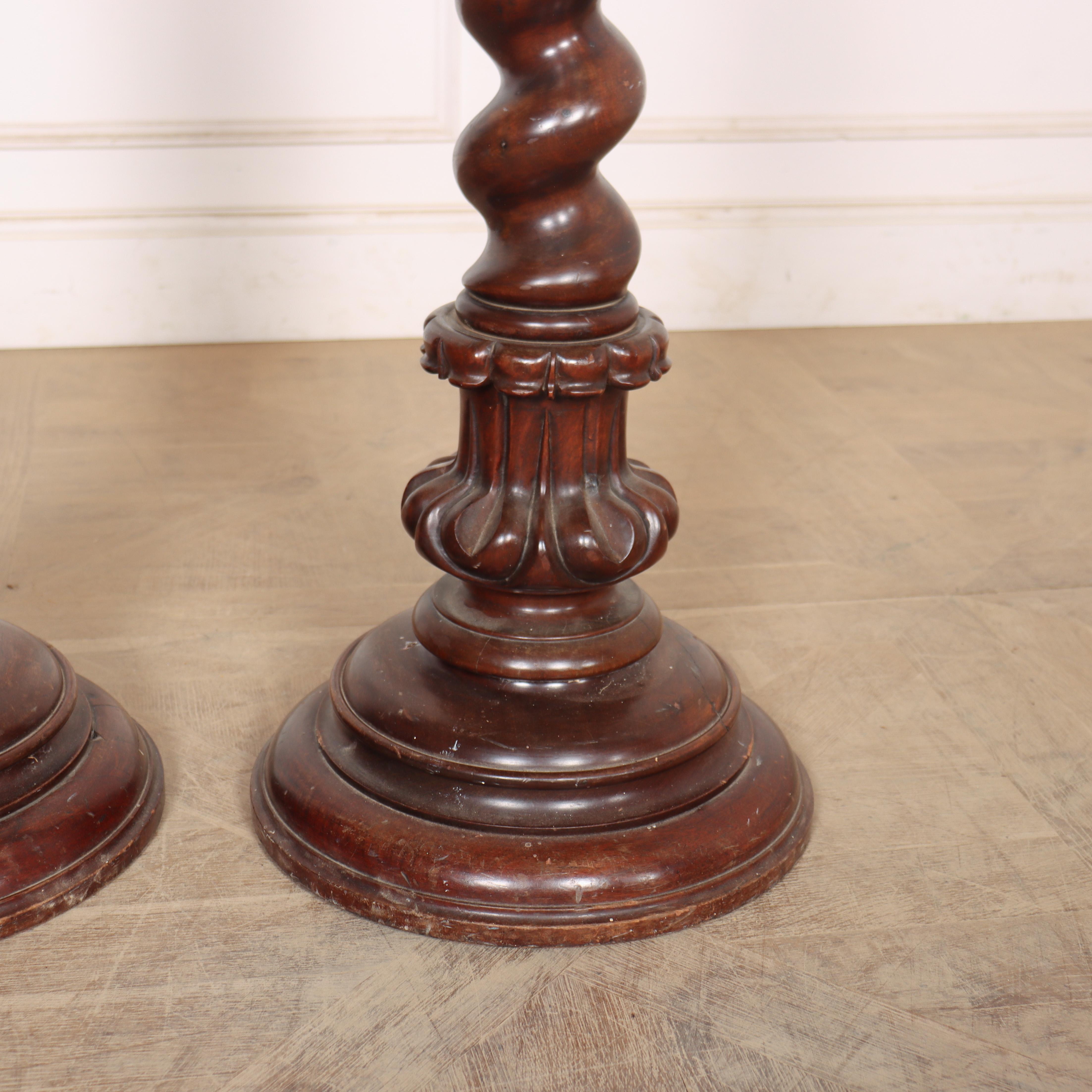 Pareja de candelabros alemanes del siglo XIX Alemán en venta