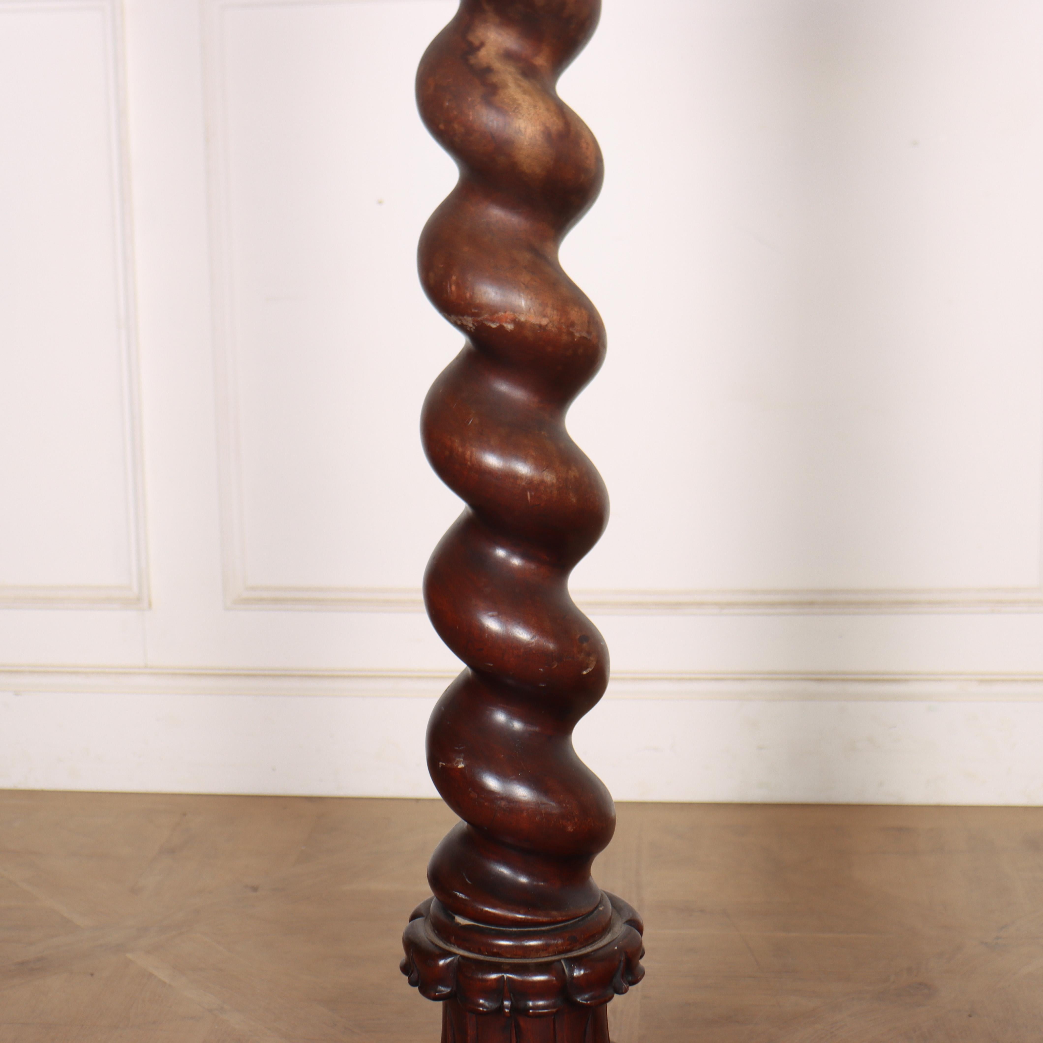 Pareja de candelabros alemanes del siglo XIX en venta 1