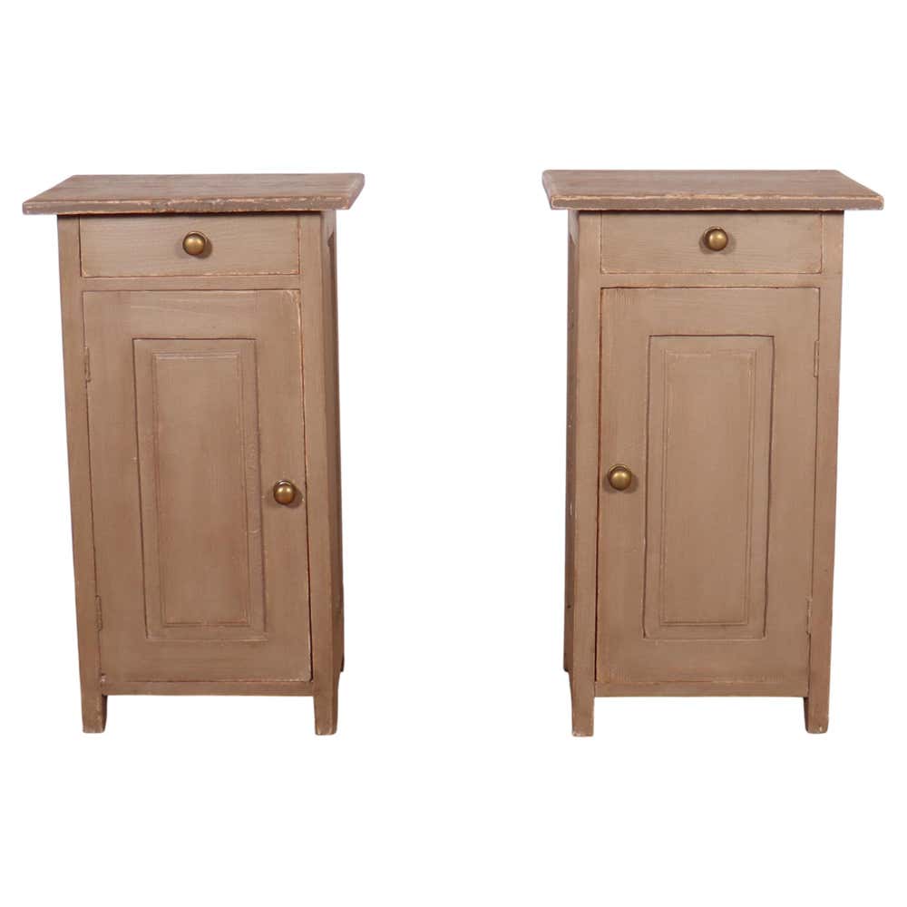 Se Side Table Pair of English Bedside Tables For Sale at 1stDibs