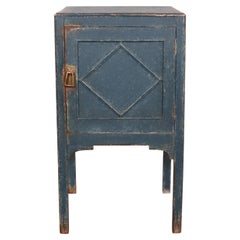Petite table de chevet suédoise
