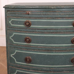 Commode de chevet de style anglais à façade bombée