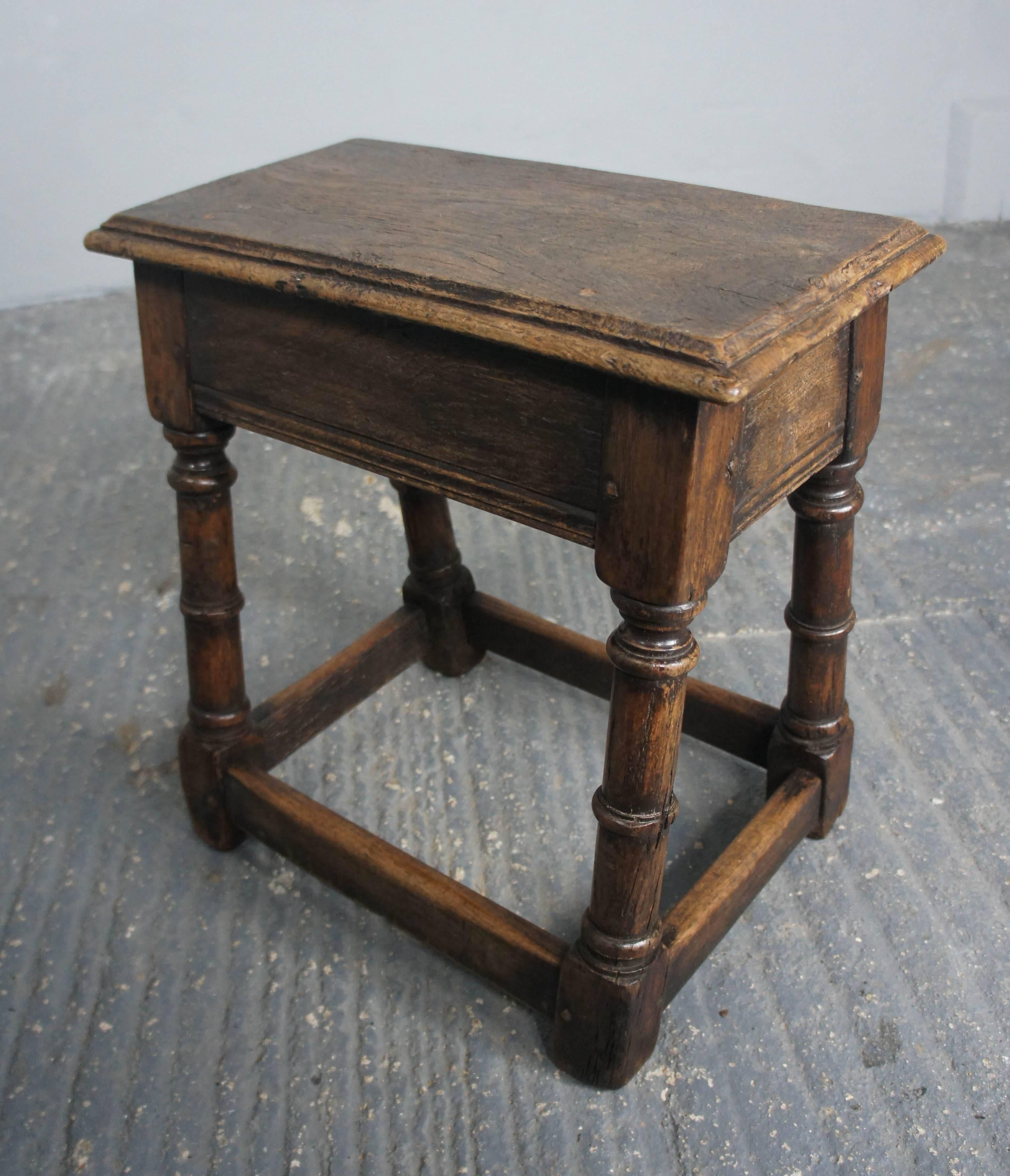 Antique Early 19th Century English Oak Joint Stool In Excellent Condition In Culverthorpe, Lincs