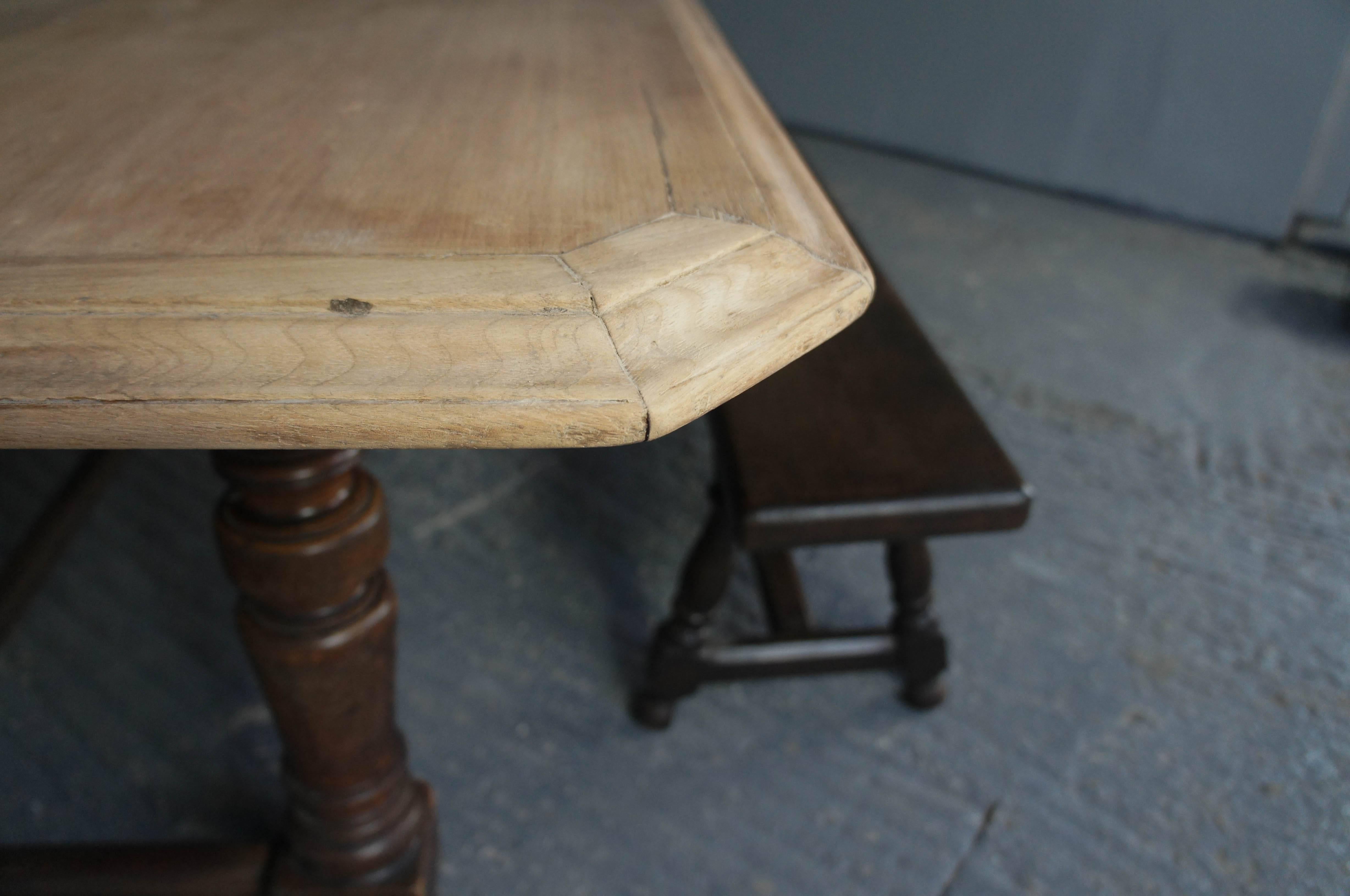 English 19th Century Large Mahogany Dining Table with Bleached Top