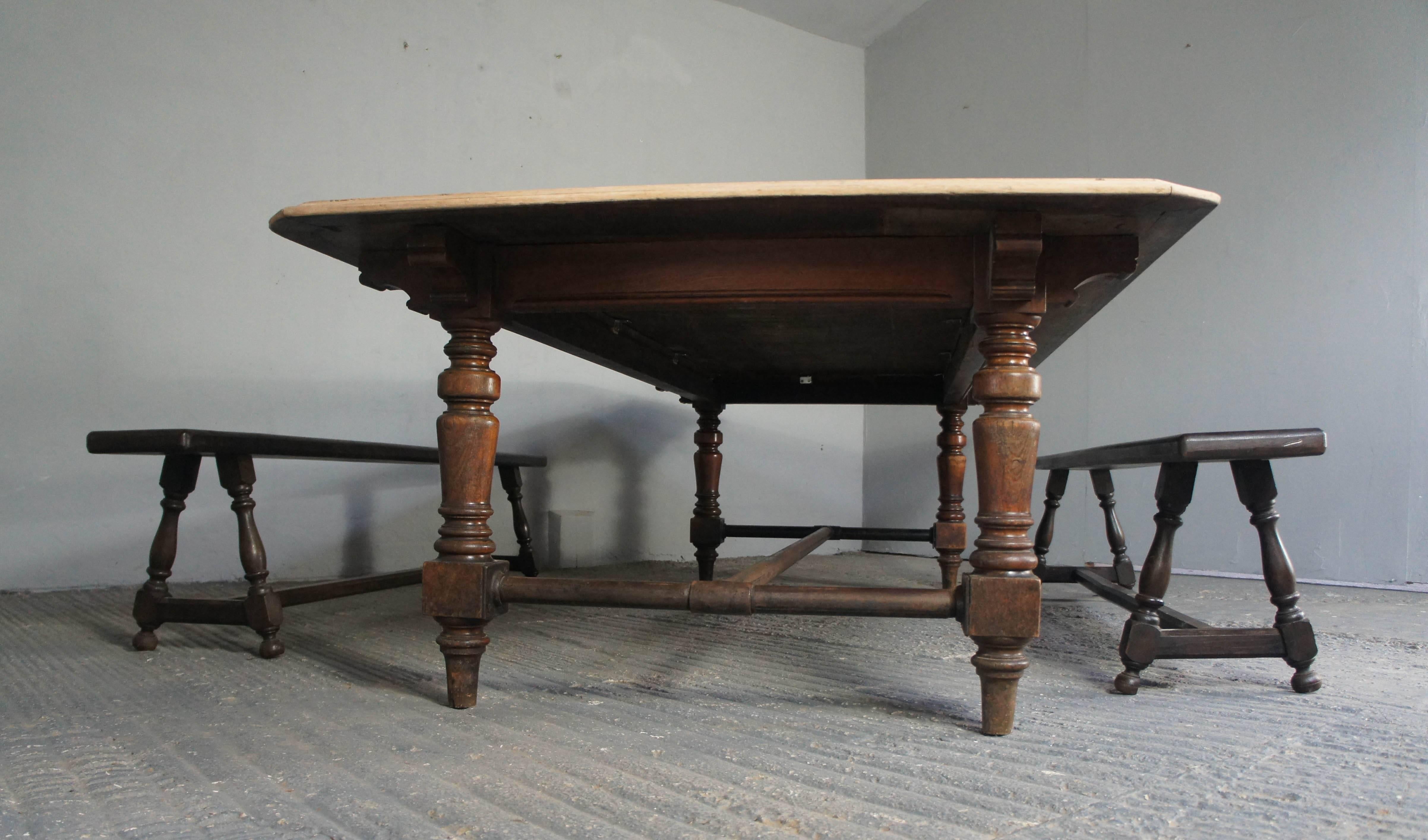 19th Century Large Mahogany Dining Table with Bleached Top 5