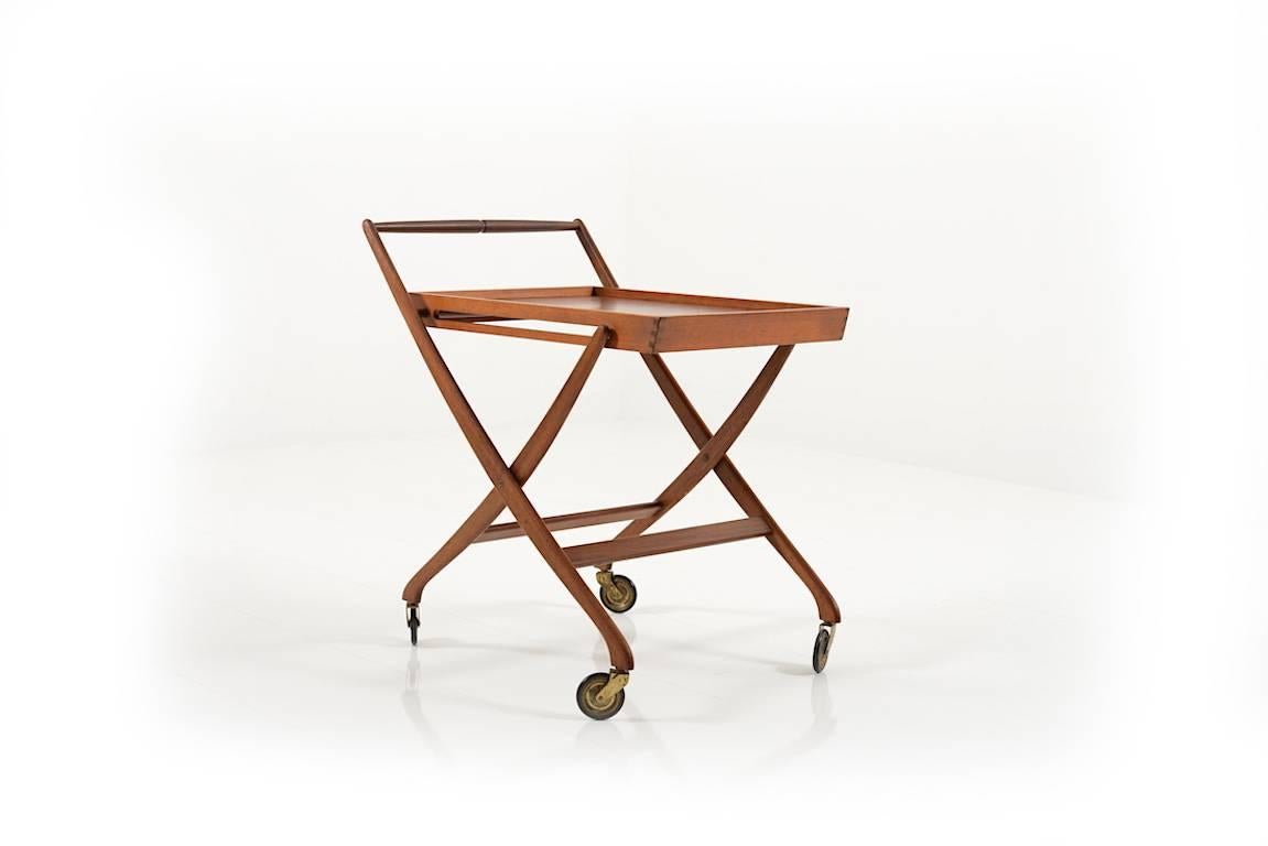 Mid-Century Danish service or tea trolley in teak. Service trolley is foldable. Very good quality with brandmark: 