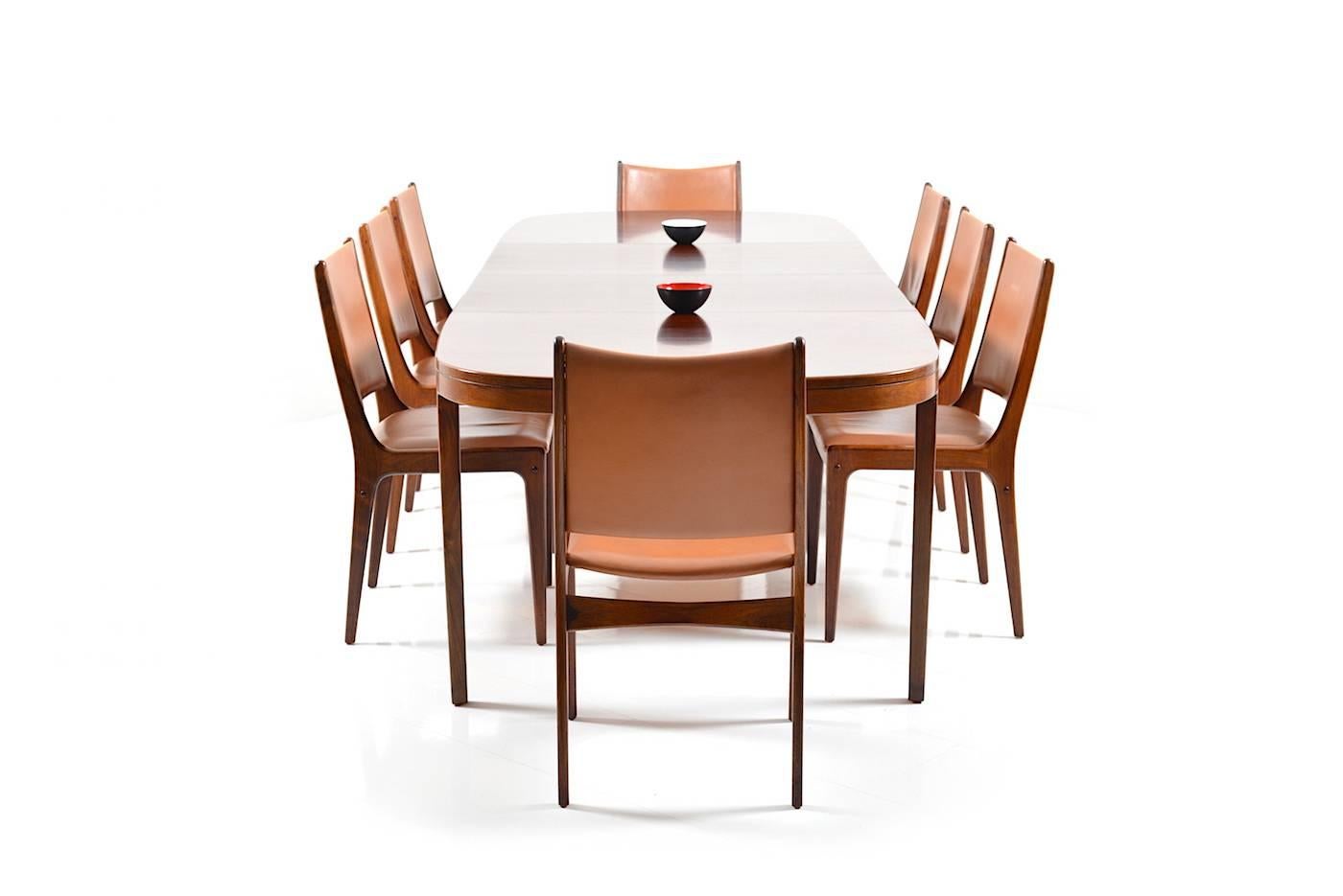 Leather Set of 8 Dining Chairs in Rosewood by Johannes Andersen for Uldum Møbelfabrik For Sale