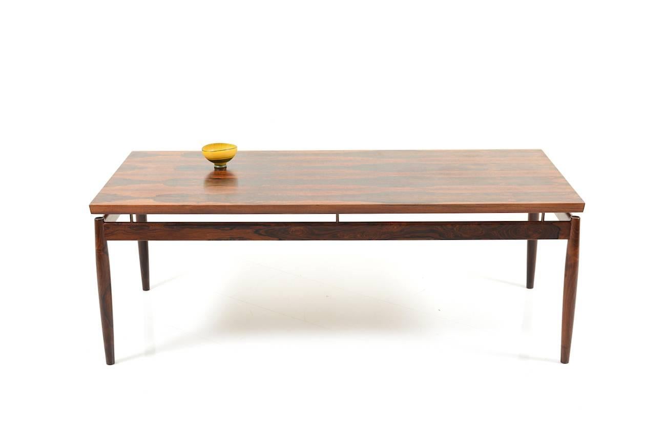 Rectangular Rosewood Sofa Table by Grete Jalk In Good Condition For Sale In Handewitt, DE
