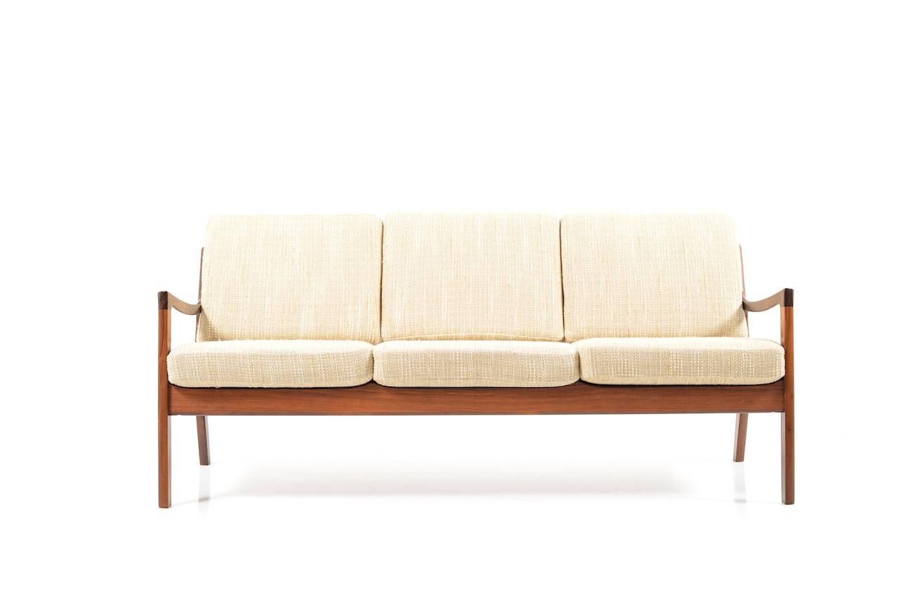 Rare Mid-Century rosewood three-seat sofa by Ole Wanscher. Senator series. Manufactured be France & Son 1960s. Original cushions in sand/creme fabric. Good vintage condition. Very good Danish quality.