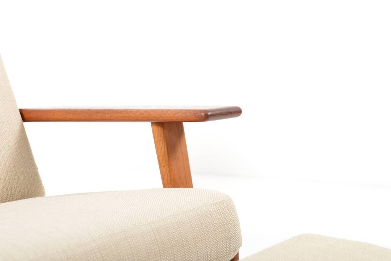 Fabric GE-290 / Lounge Chair and Footstool by Hans J.Wegner