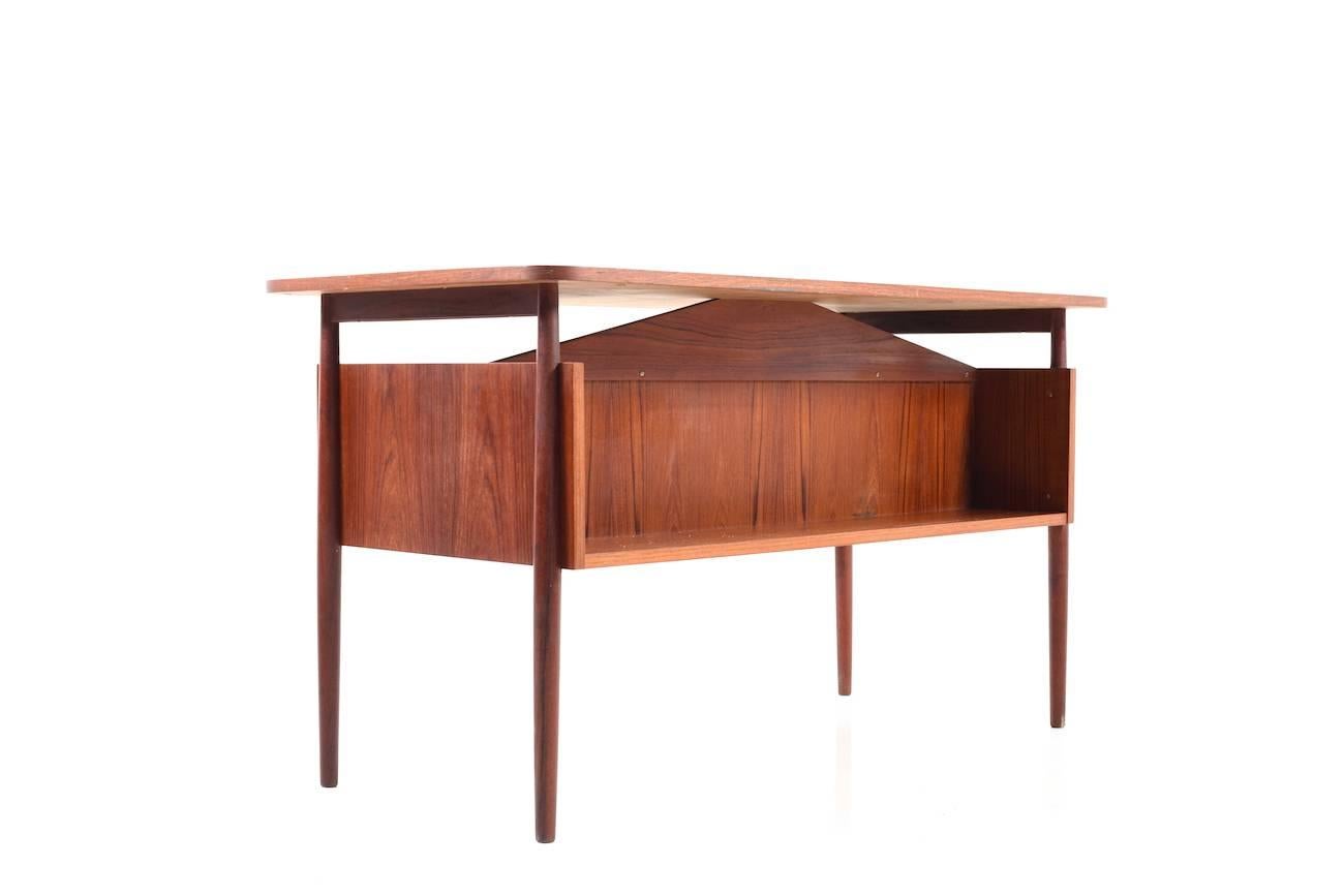 Midcentury Danish Desk in Teak For Sale 2