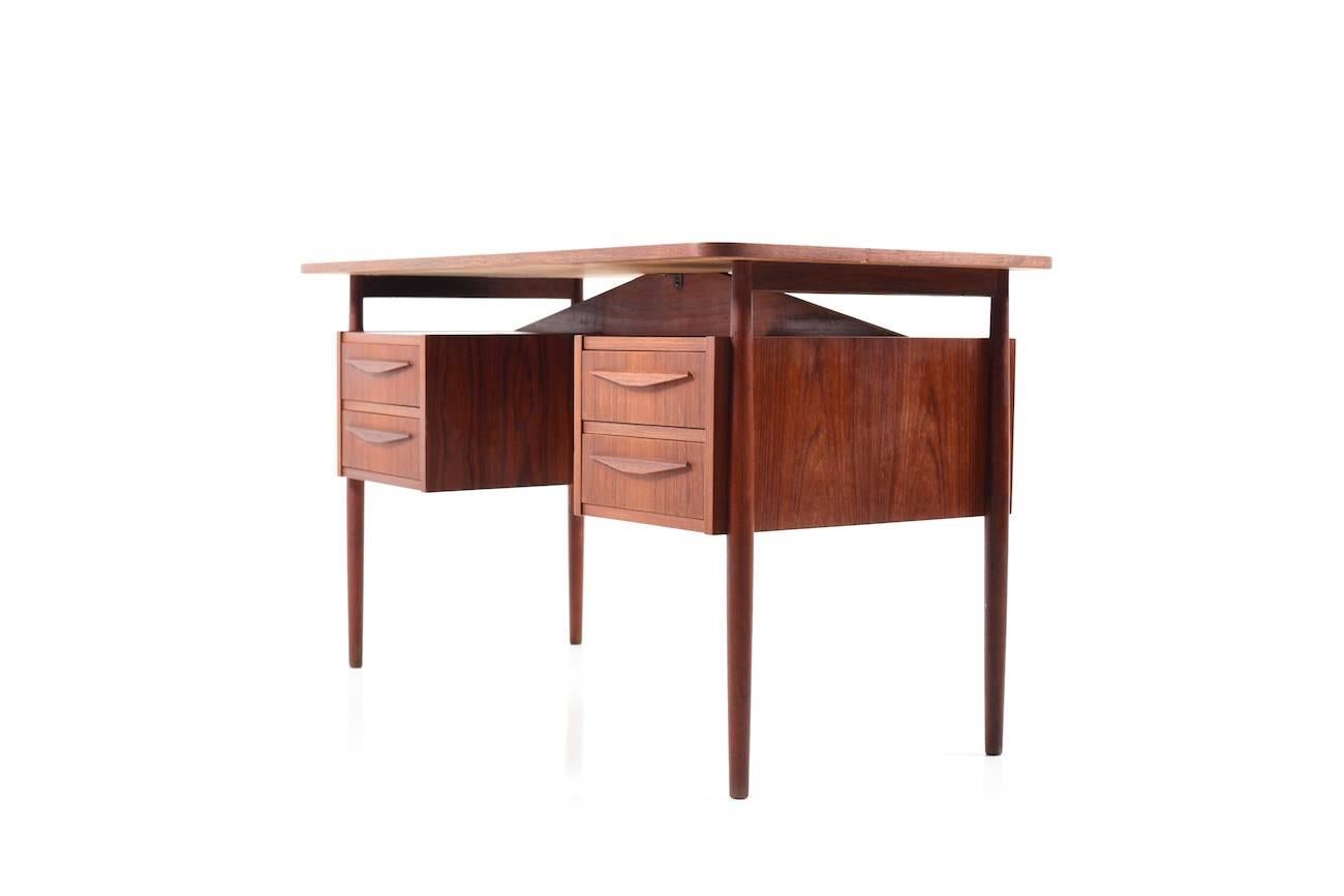 Midcentury Danish Desk in Teak For Sale 4