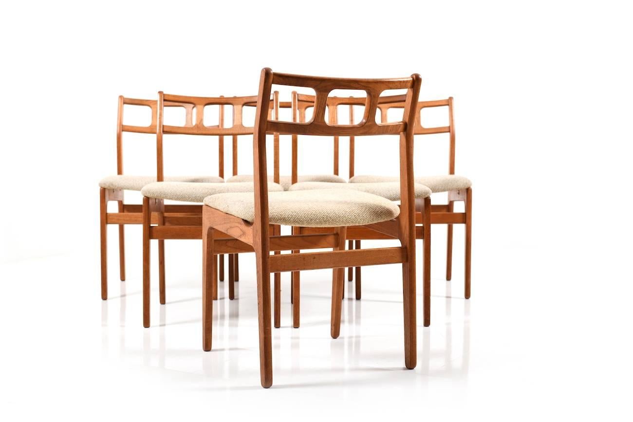 Set of Six Danish Teak Dinner Chairs 3