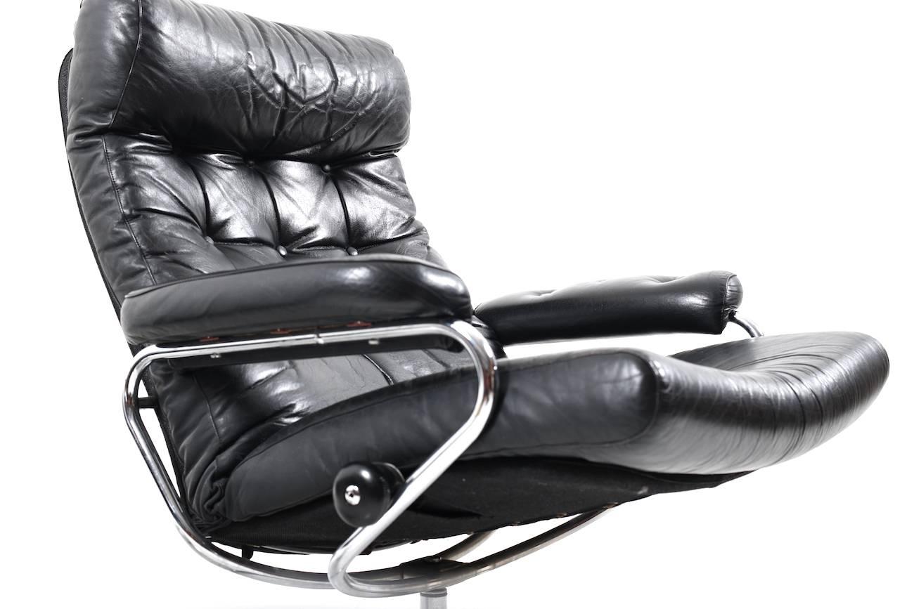 Stressless Lounge Chair and Ottoman by Ekornes 2