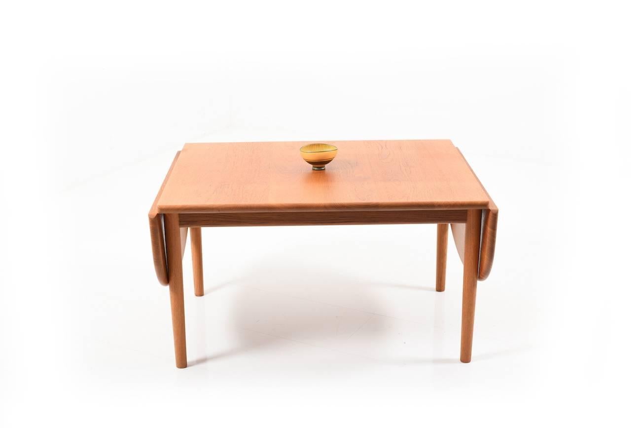 Scandinavian Modern Drop-Leaf Coffee Table by Hans Wegner for GETAMA