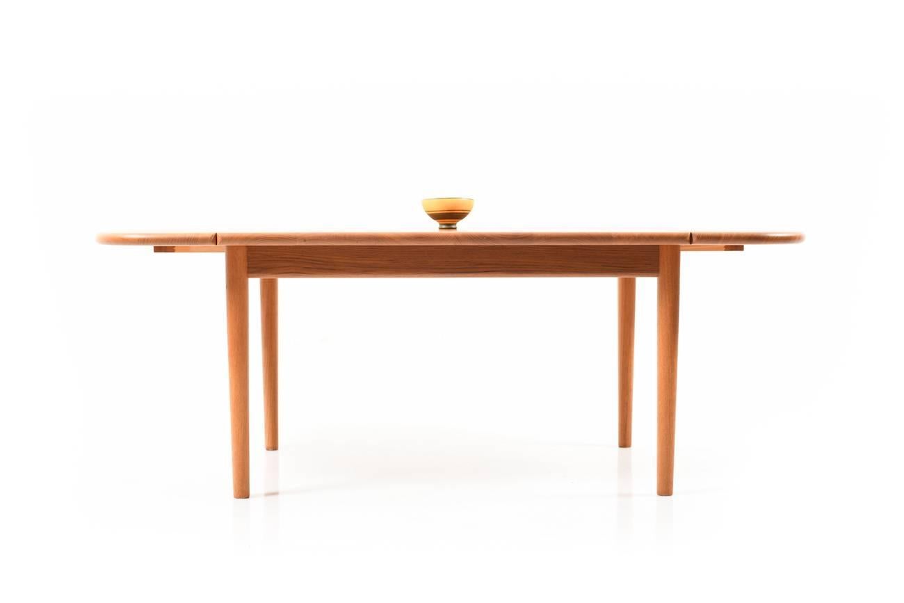 Mid-20th Century Drop-Leaf Coffee Table by Hans Wegner for GETAMA