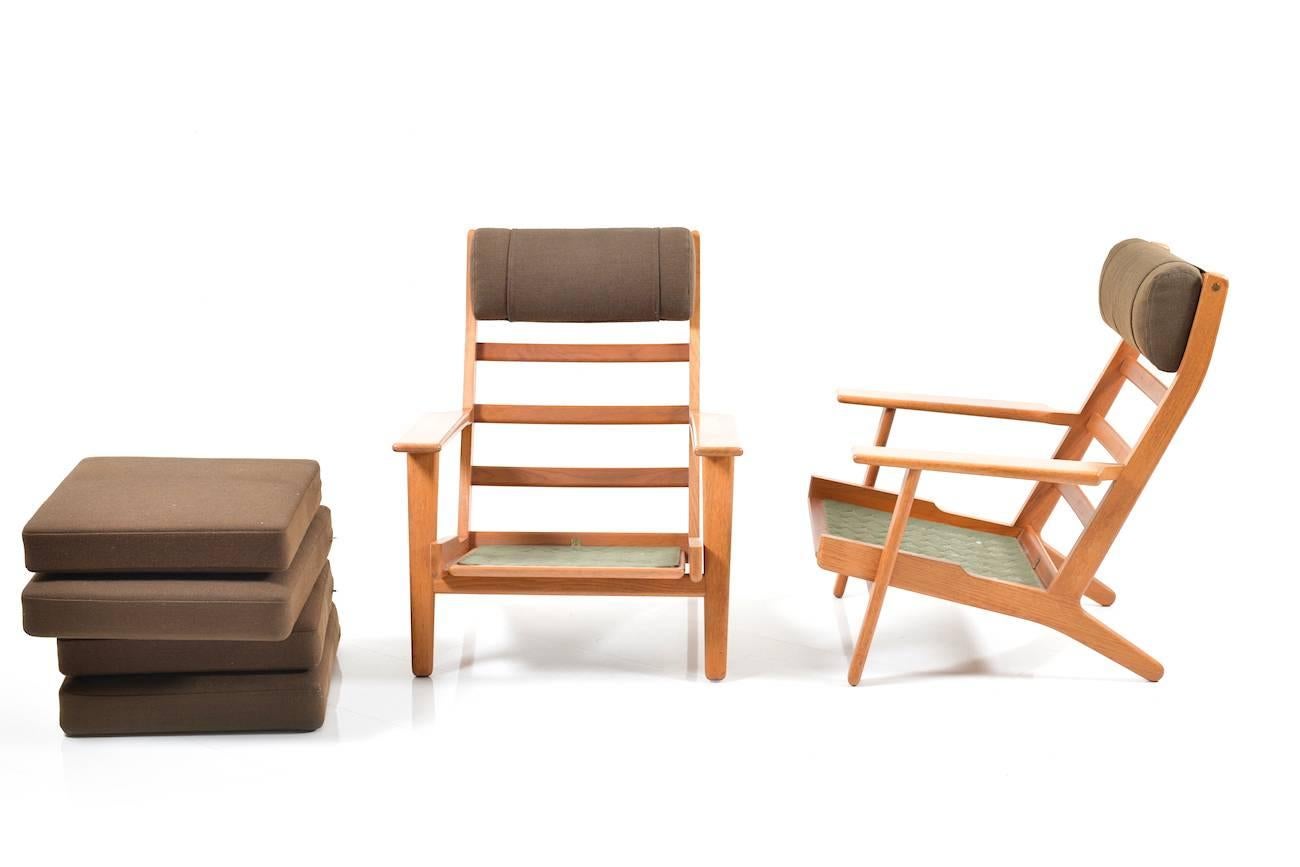 GE-290 / Pair of Highback Lounge Chairs in Teak by Hans J. Wegner For Sale 2