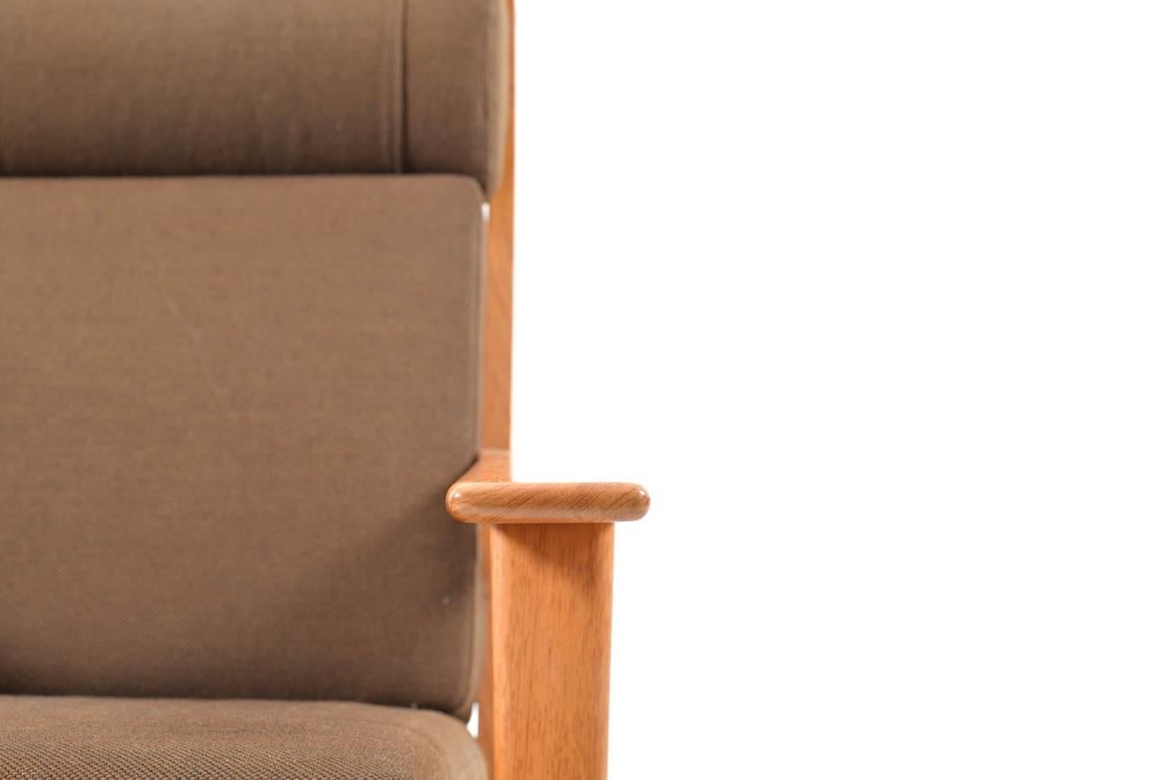 GE-290 / Pair of Highback Lounge Chairs in Teak by Hans J. Wegner For Sale 3