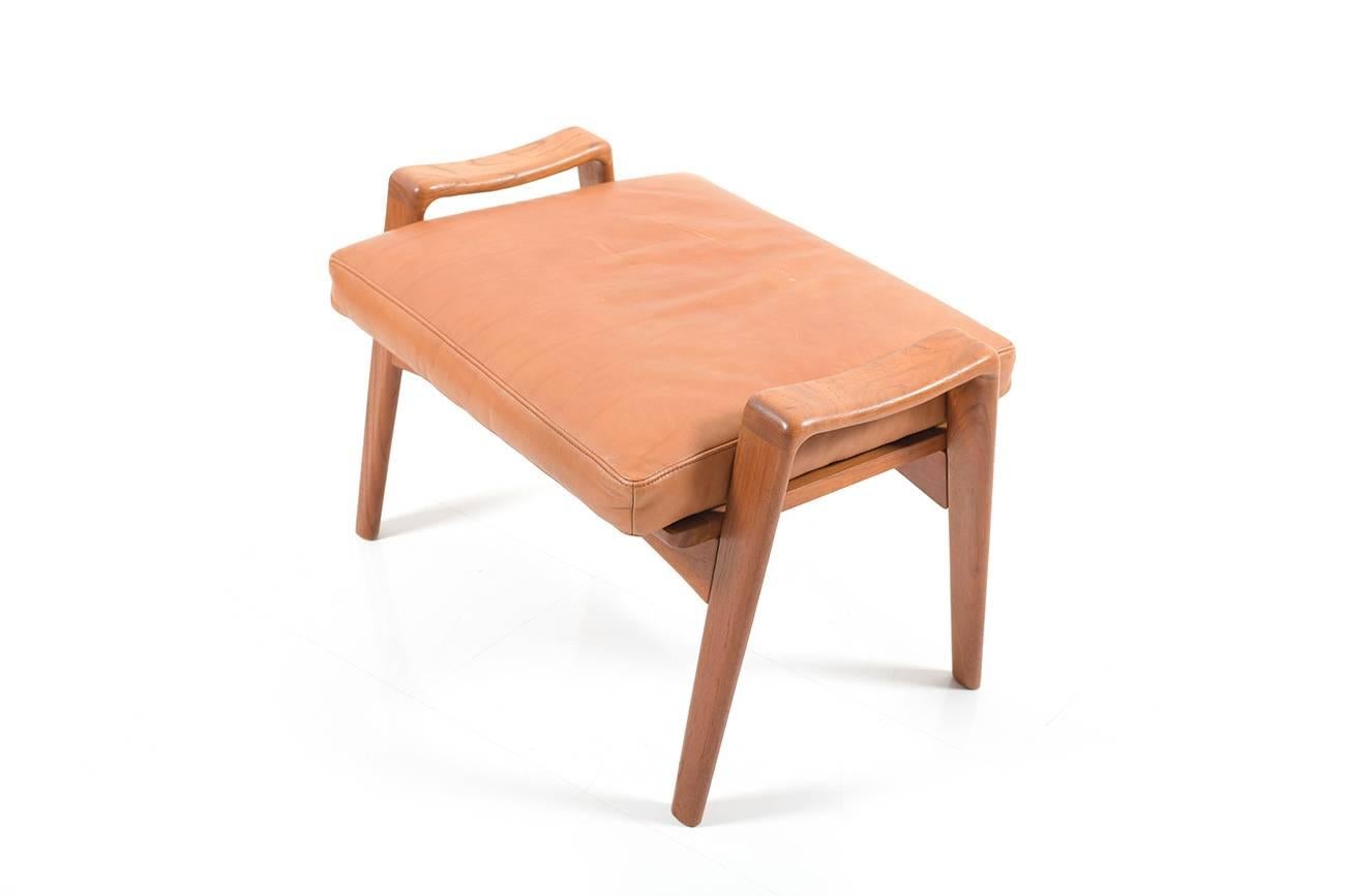 Midcentury Danish Teak Footstool by Arne Wahl Iversen for Komfort In Good Condition For Sale In Handewitt, DE
