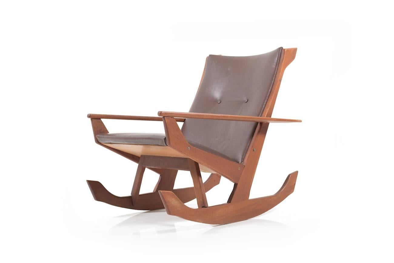 Mid century danish rocking chair in teak by Georg Jensen. Manufactured by KUBUS. Rare model.