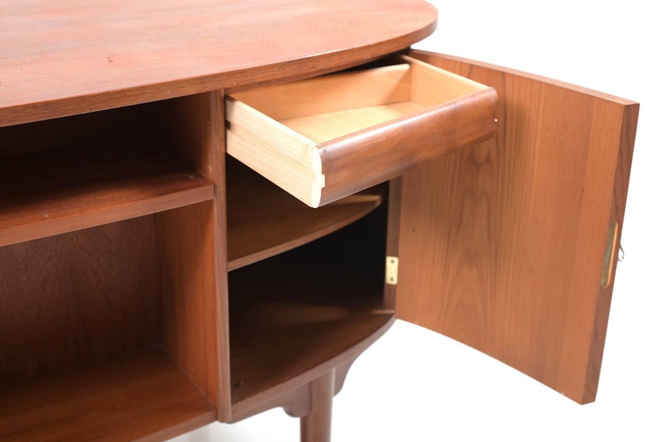 Midcentury Danish Organic Desk in Teak For Sale 3