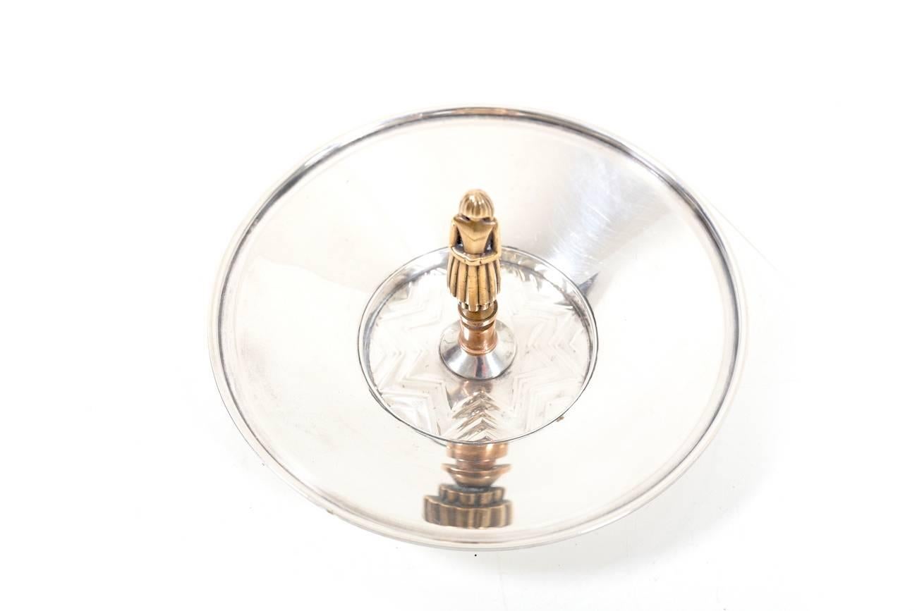 Silver and bronze Art Deco biscuit bowl by Johannes Siggard for Carl M. Cohr, Denmark. 1920s. Original Stand. Mark with three towers for Danish silver, Cohr brand and monogram Johannes Siggard. This bowl is made 1929. Weight: 200 gram.