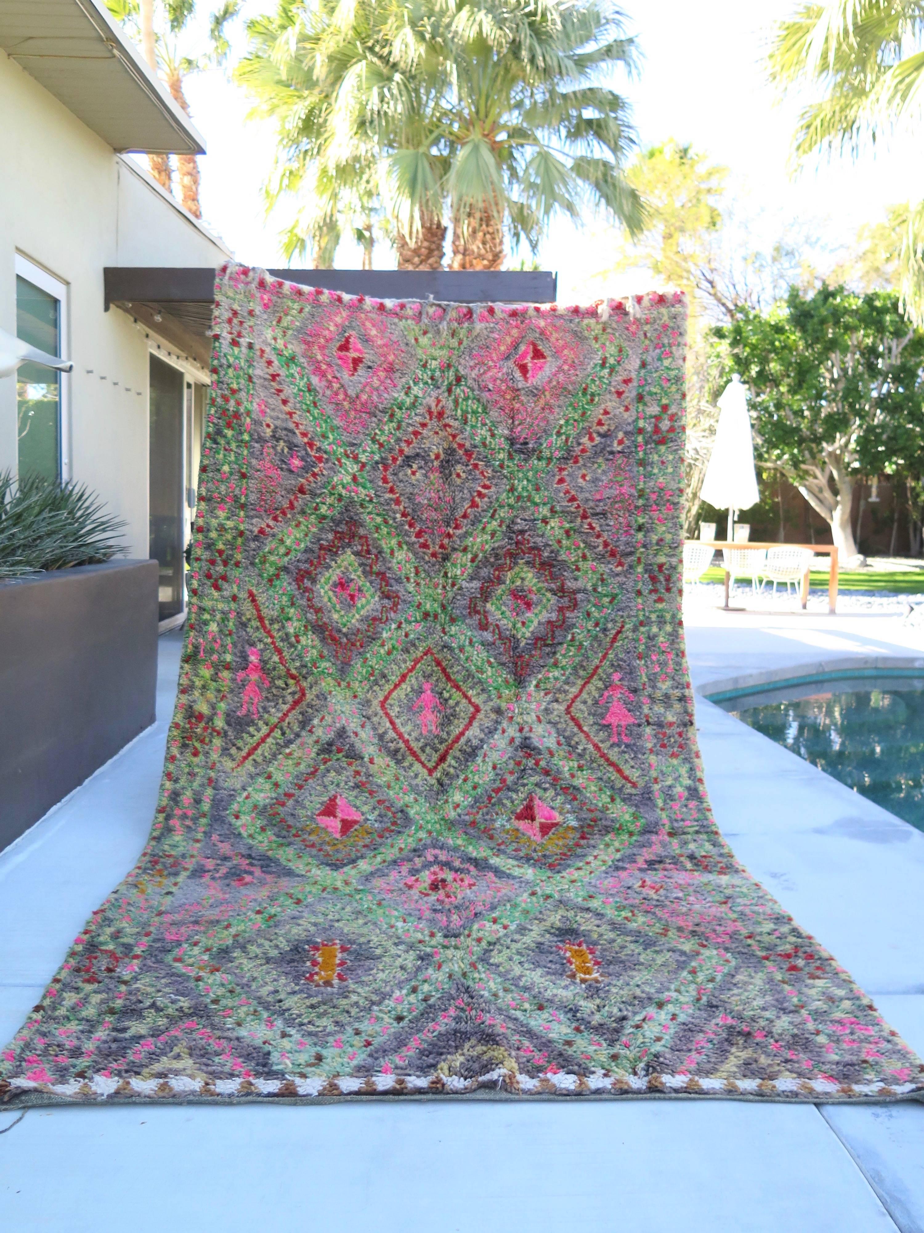 Vintage Moroccan Ait Seghrouchène Rug, Pink and Green For Sale 3