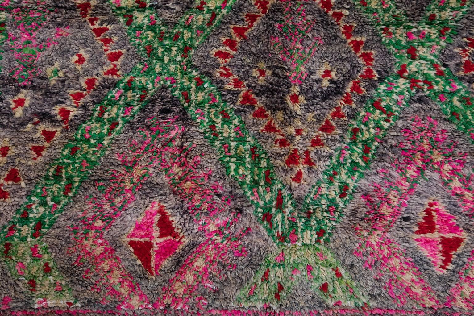 Vintage Moroccan Ait Seghrouchène Rug, Pink and Green In Excellent Condition For Sale In Palm Springs, CA