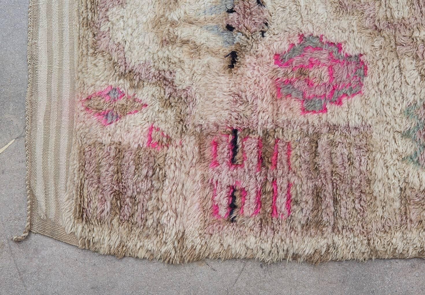 Vintage Moroccan Talsint Rug Pink and Neutral Tones In Excellent Condition For Sale In Palm Springs, CA