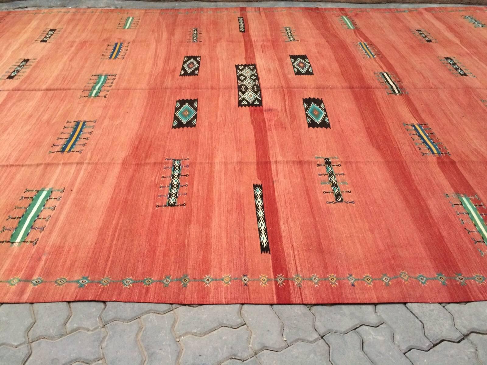 Akhnif Ait Ouaouzguite Vintage Moroccan Rug, Large For Sale 1