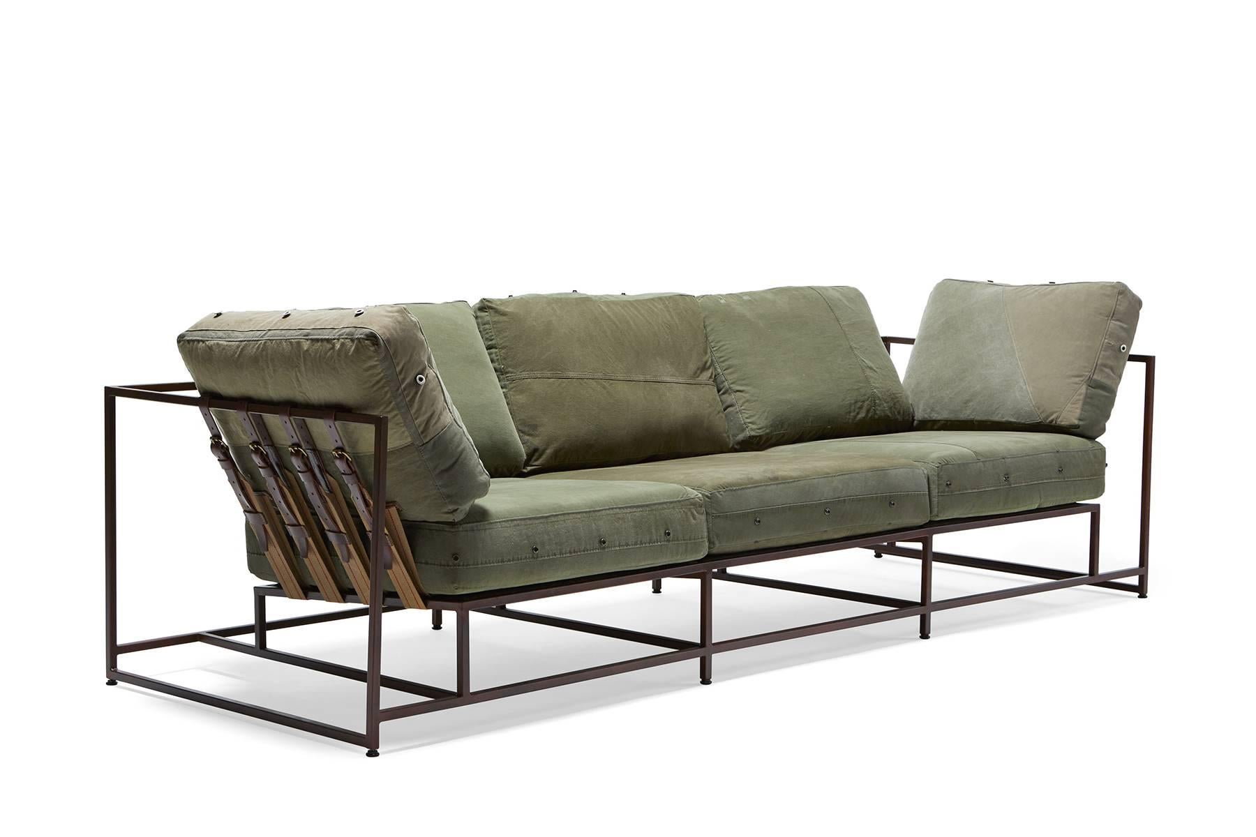 Sofa aus militärischem Segeltuch und marmoriertem Rost (Moderne) im Angebot