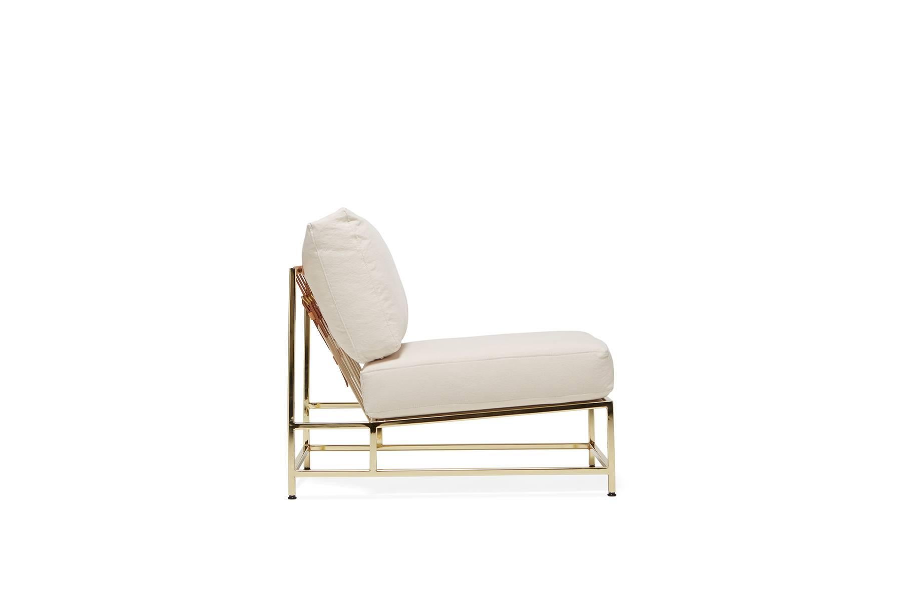 Stuhl aus natürlichem Segeltuch und poliertem Messing (Moderne) im Angebot