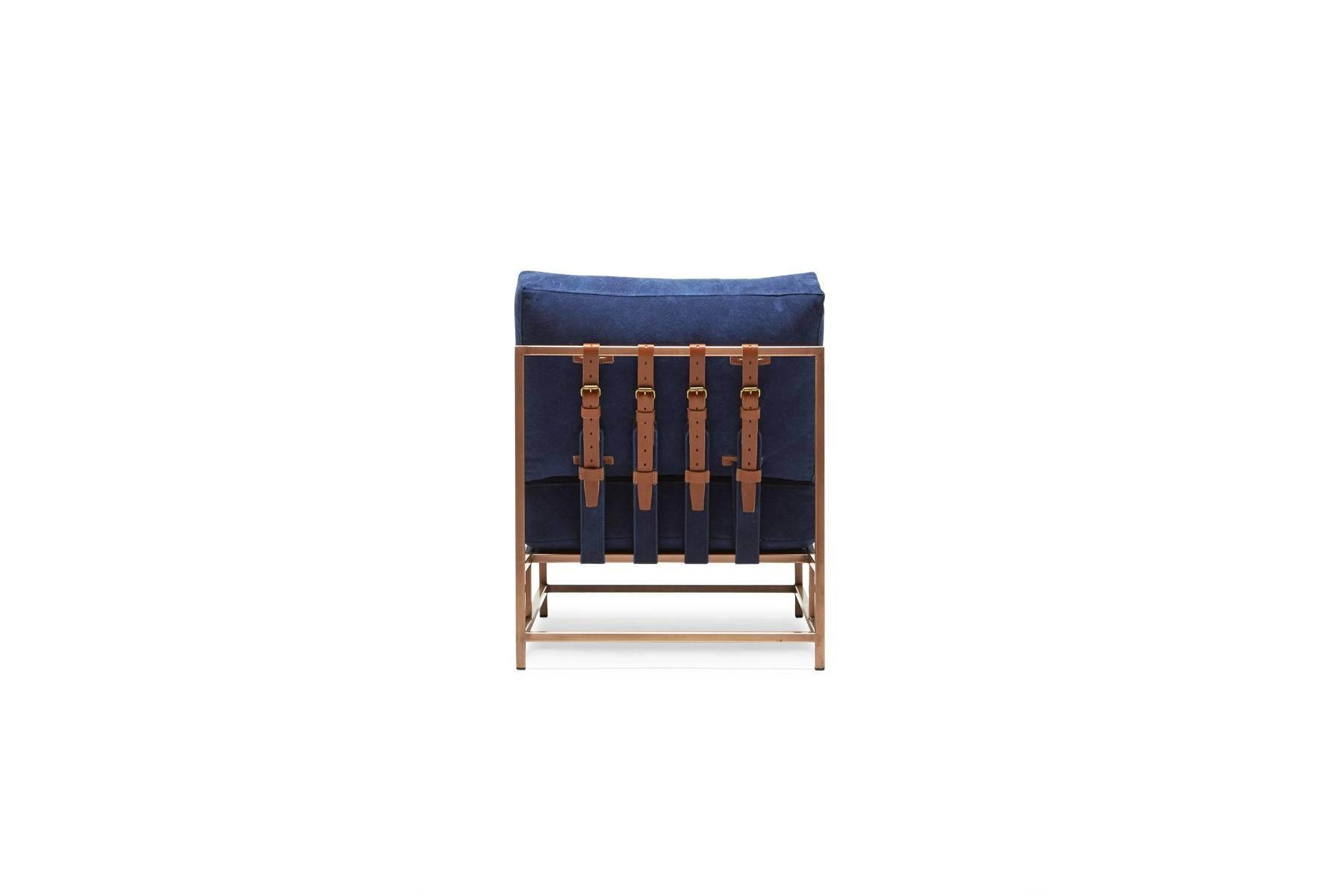 Américain IHand-Dyed Indigo Canvas and Antique Copper Chair (Toile indigo teintée à la main et chaise en cuivre antique) en vente