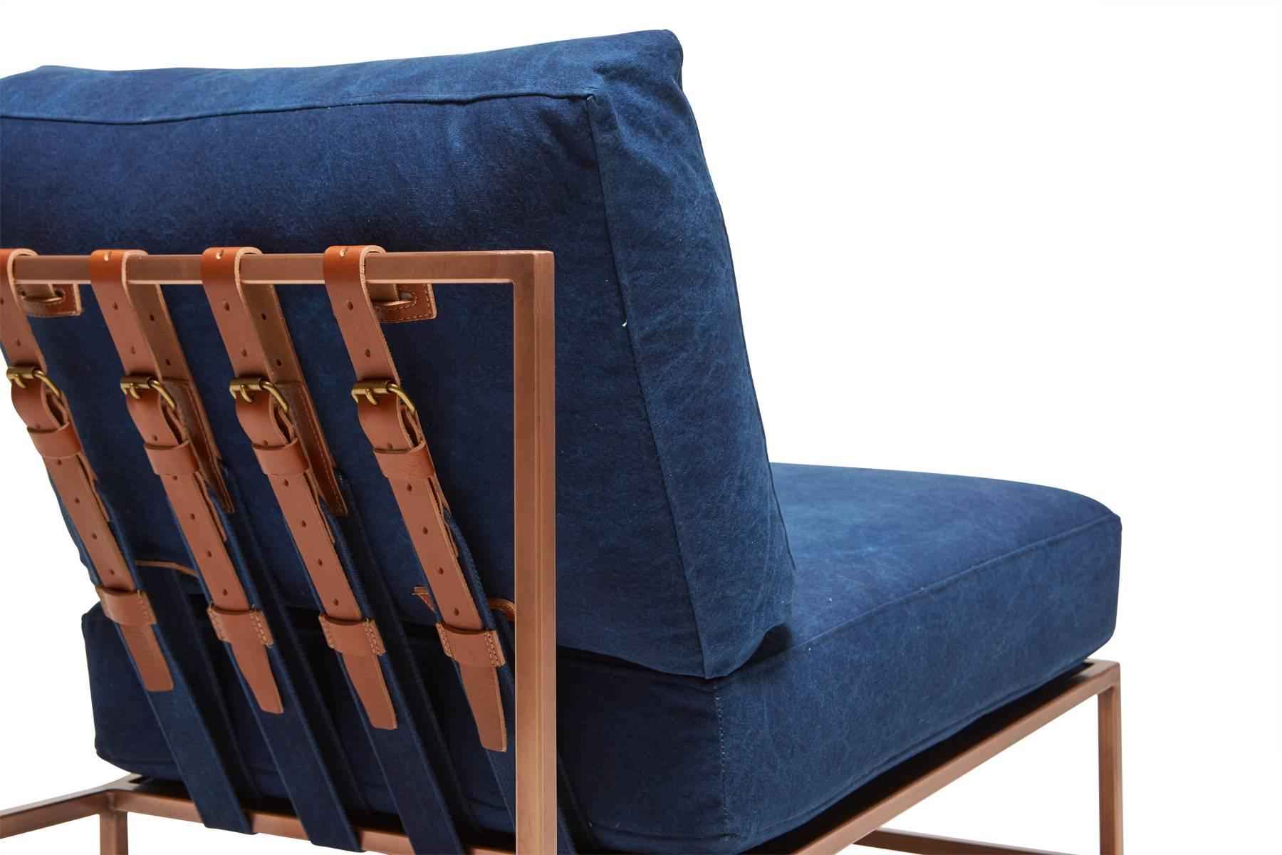 IHandgefärbter Stuhl aus indigofarbenem Segeltuch und antikem Kupfer (Stahl) im Angebot
