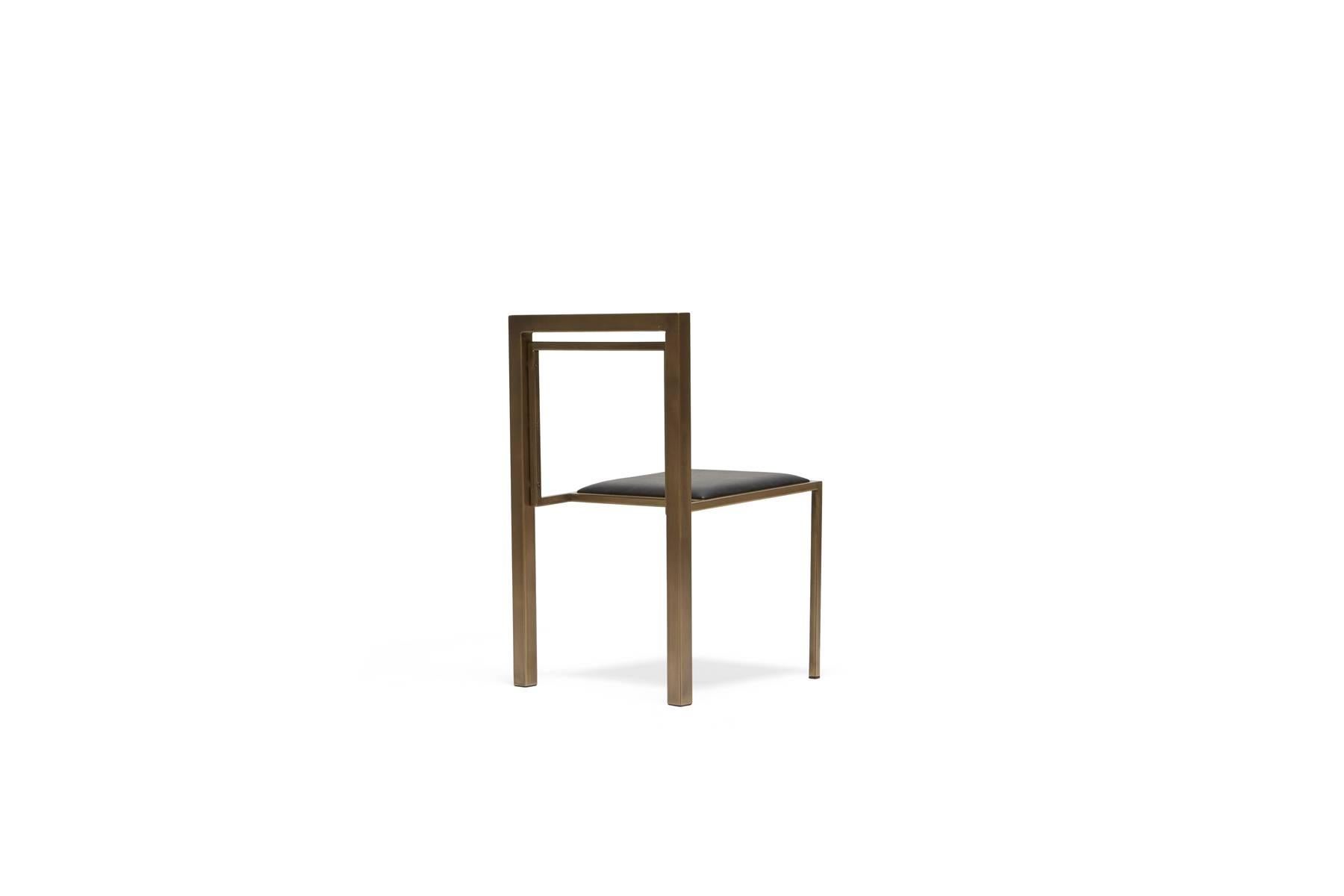 Silla de Comedor de Cuero Negro y Latón Antiguo en Nuevo estado para la venta en Los Angeles, CA