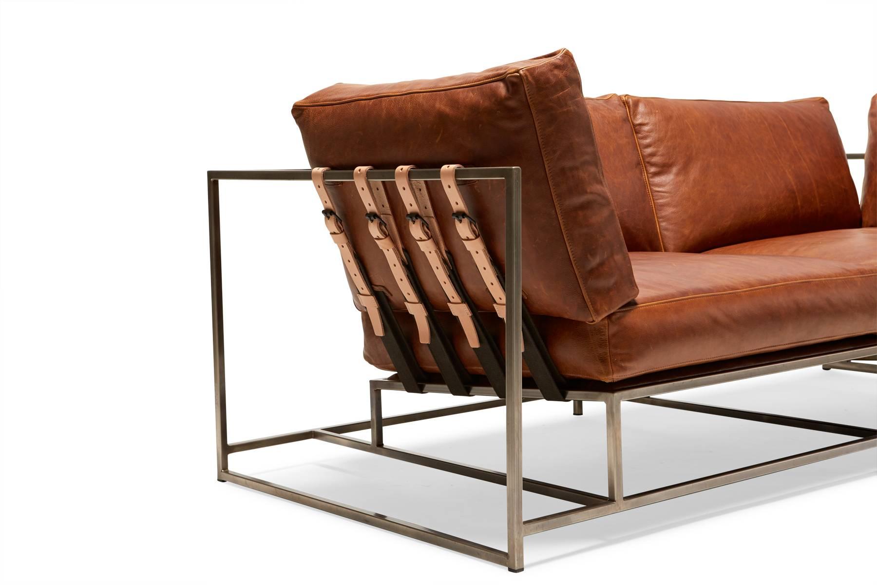 Potomac Zweisitziges Sofa aus Leder und antikem Nickel (Moderne) im Angebot