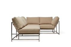 Petit sectionnel en laine brun clair et nickel antique