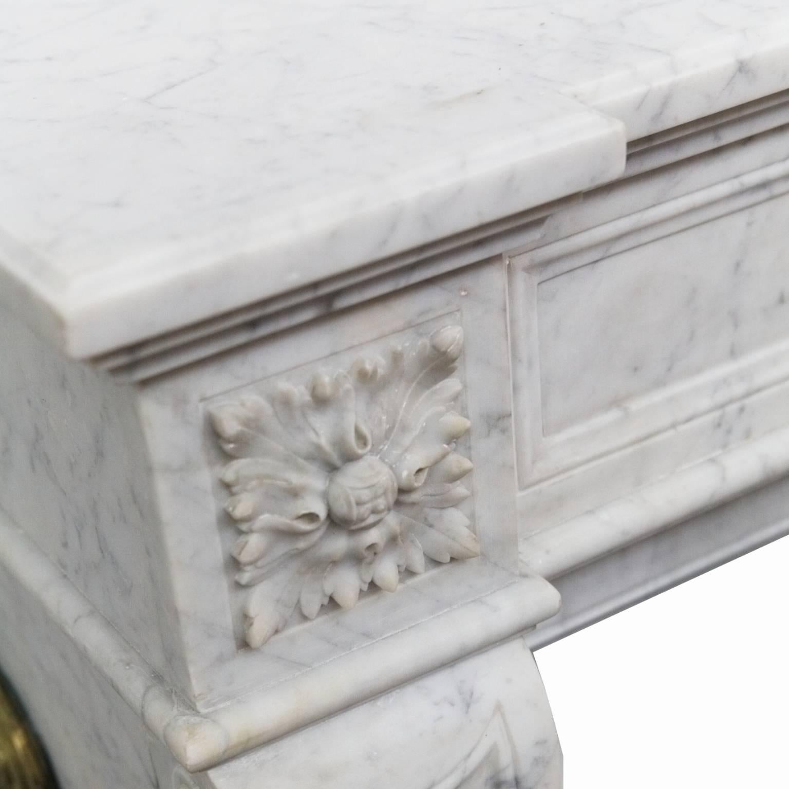 19th Century French Louis Philippe Cararra Marble Fireplace Mantelpiece In Good Condition In London, GB