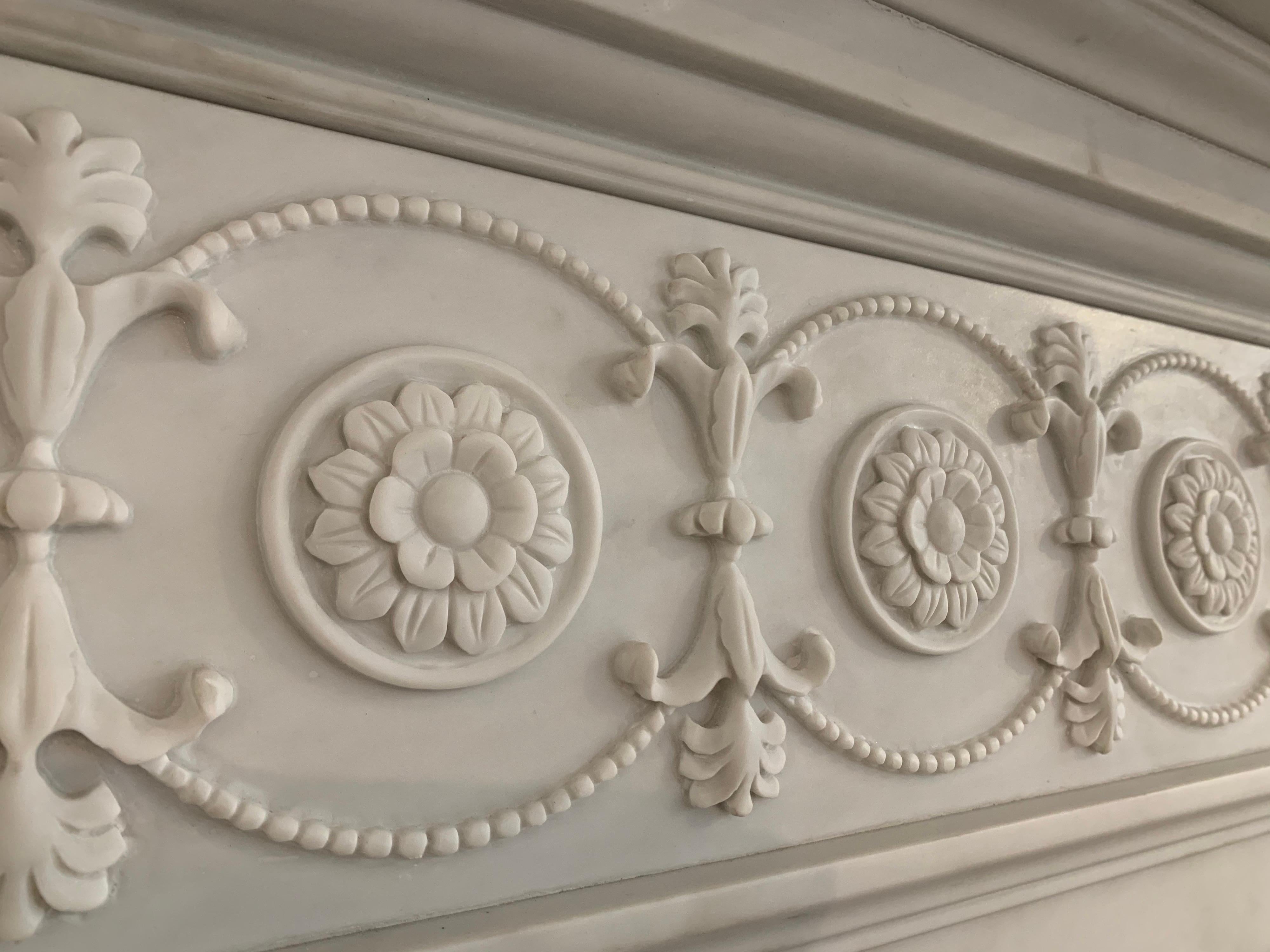 Contemporary 18th Century Georgian Style Hand-Carved White Marble Fireplace Mantle For Sale